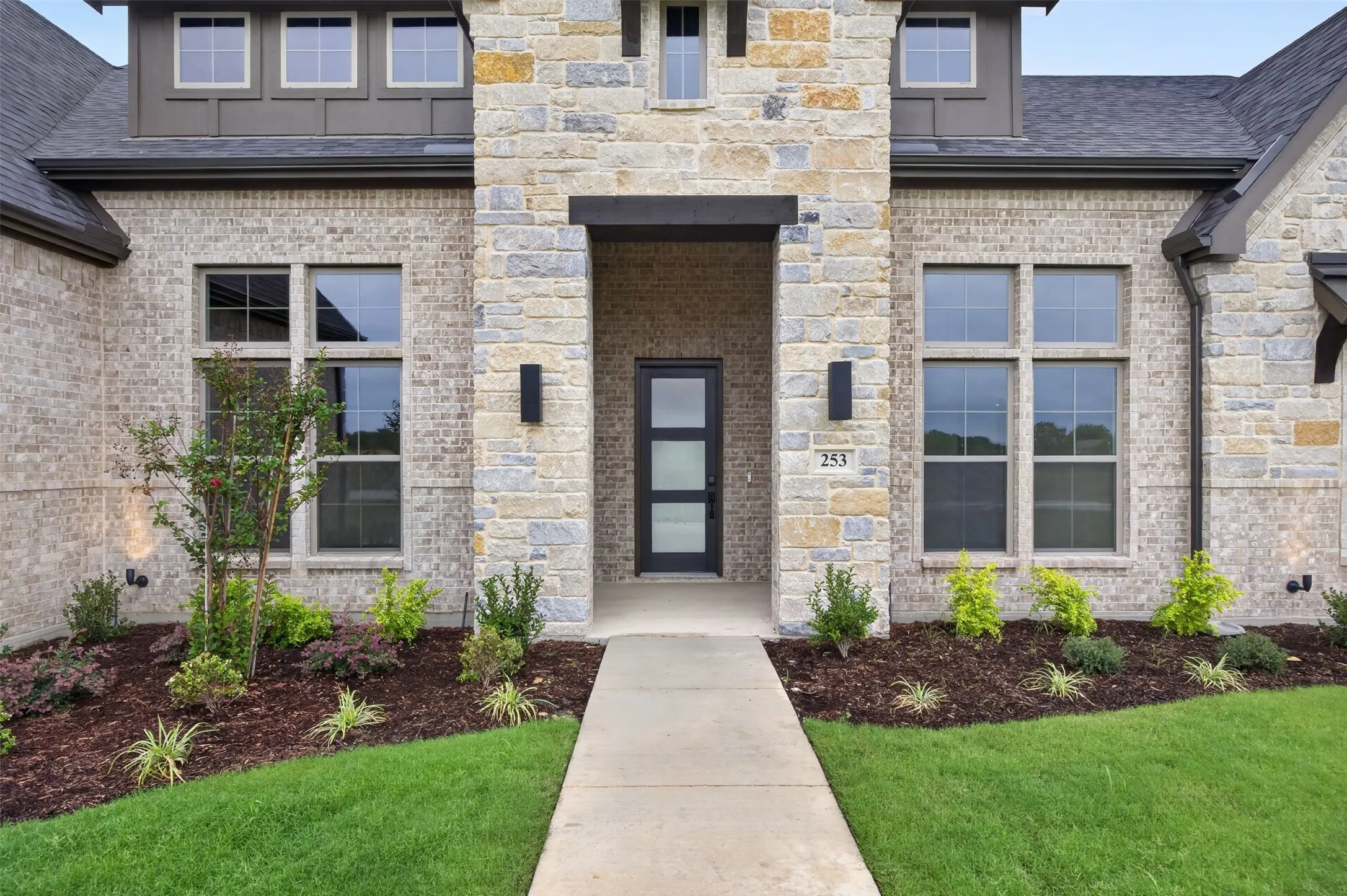 Single Family Residence For Sale in Ellis County , 253 Samir Lane, Waxahachie, Texas 75165, 4 Bedroom, 3 Bathroom, 3 Garage spaces, 3,168 Sqft, built in 2026, mls#21304965, Real Estate Agent in Waxahachie, Homes For Sale in Ellis county, Homes For Sale in Waxahachie, Realtor in Waxahachie Texas, Real Estate Brokerage Independent Realty Texas, Luminita Cordes Realtor