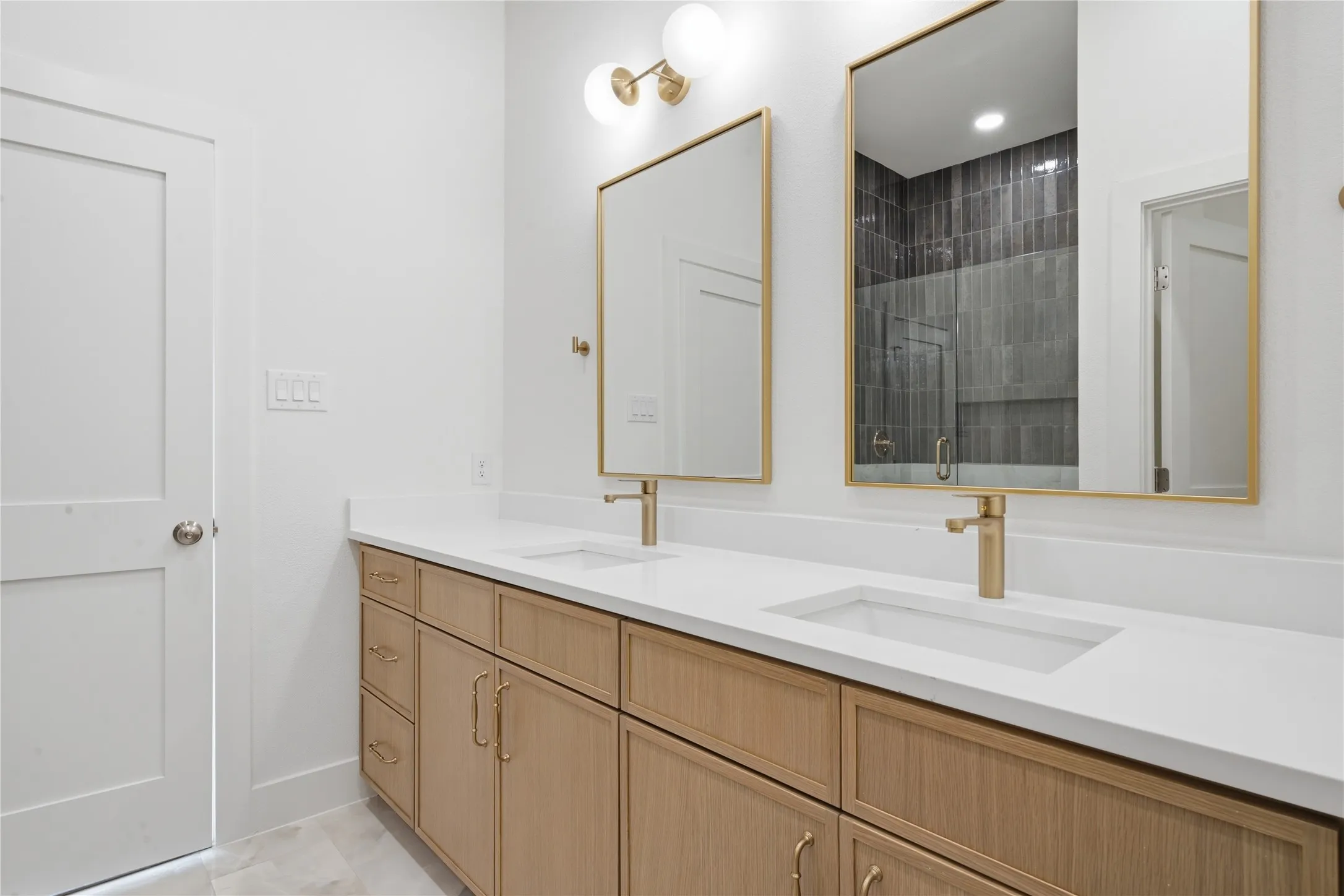 Single Family Residence For Sale in Dallas County , 2622 Bainbridge Drive, Dallas, Texas 75237, 5 Bedroom, 4 Bathroom, 2 Garage spaces, 2,640 Sqft, built in 2026, mls#21306374, Real Estate Agent in Dallas, Homes For Sale in Dallas county, Homes For Sale in Dallas, Realtor in Dallas Texas, Real Estate Brokerage Independent Realty Texas, Luminita Cordes Realtor