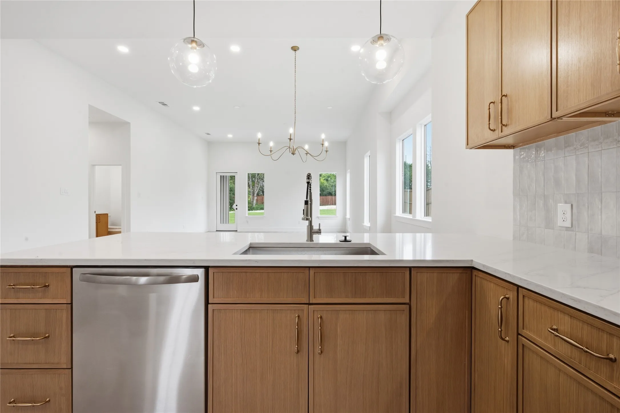 Single Family Residence For Sale in Dallas County , 2622 Bainbridge Drive, Dallas, Texas 75237, 5 Bedroom, 4 Bathroom, 2 Garage spaces, 2,640 Sqft, built in 2026, mls#21306374, Real Estate Agent in Dallas, Homes For Sale in Dallas county, Homes For Sale in Dallas, Realtor in Dallas Texas, Real Estate Brokerage Independent Realty Texas, Luminita Cordes Realtor