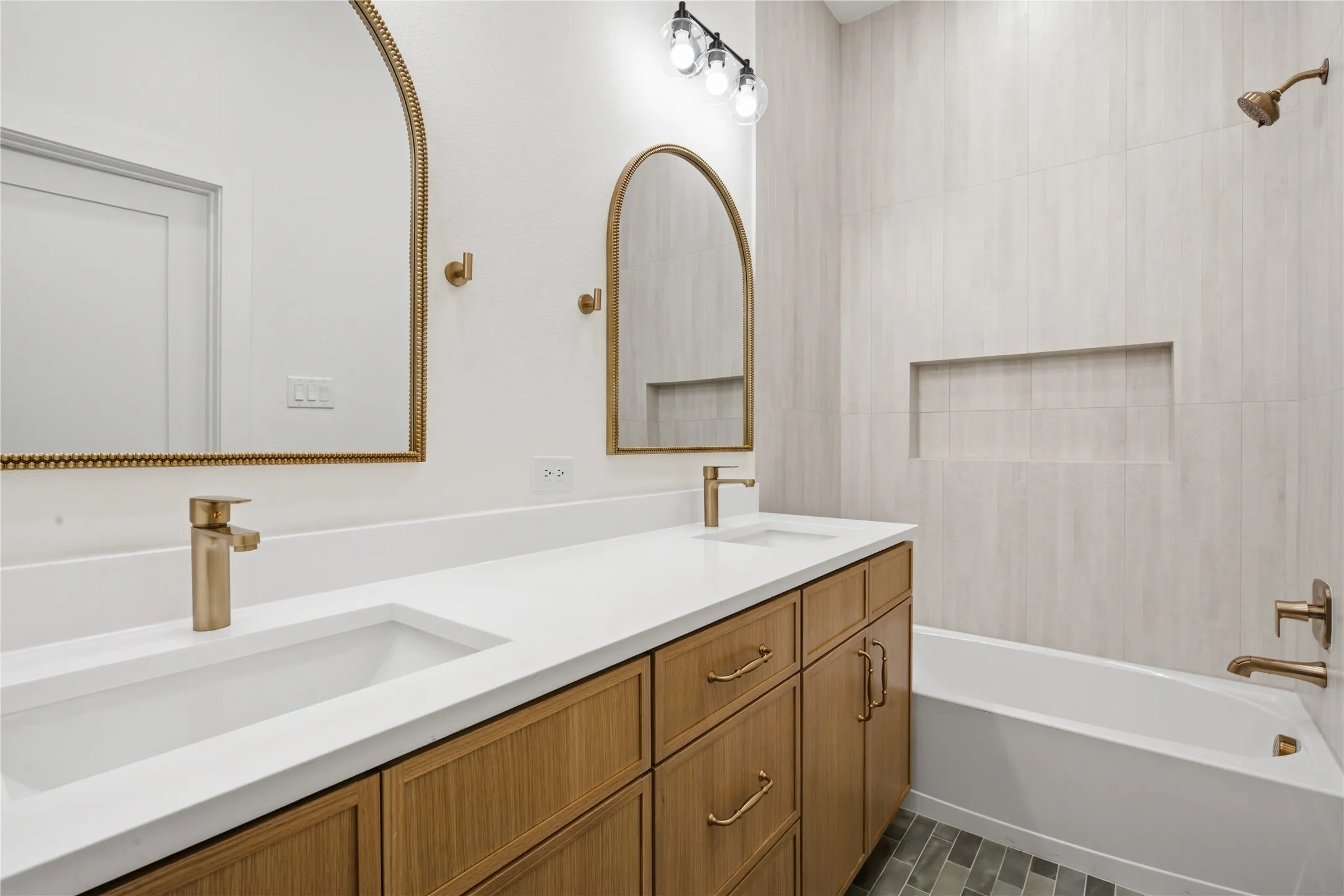 Single Family Residence For Sale in Dallas County , 2622 Bainbridge Drive, Dallas, Texas 75237, 5 Bedroom, 4 Bathroom, 2 Garage spaces, 2,640 Sqft, built in 2026, mls#21306374, Real Estate Agent in Dallas, Homes For Sale in Dallas county, Homes For Sale in Dallas, Realtor in Dallas Texas, Real Estate Brokerage Independent Realty Texas, Luminita Cordes Realtor