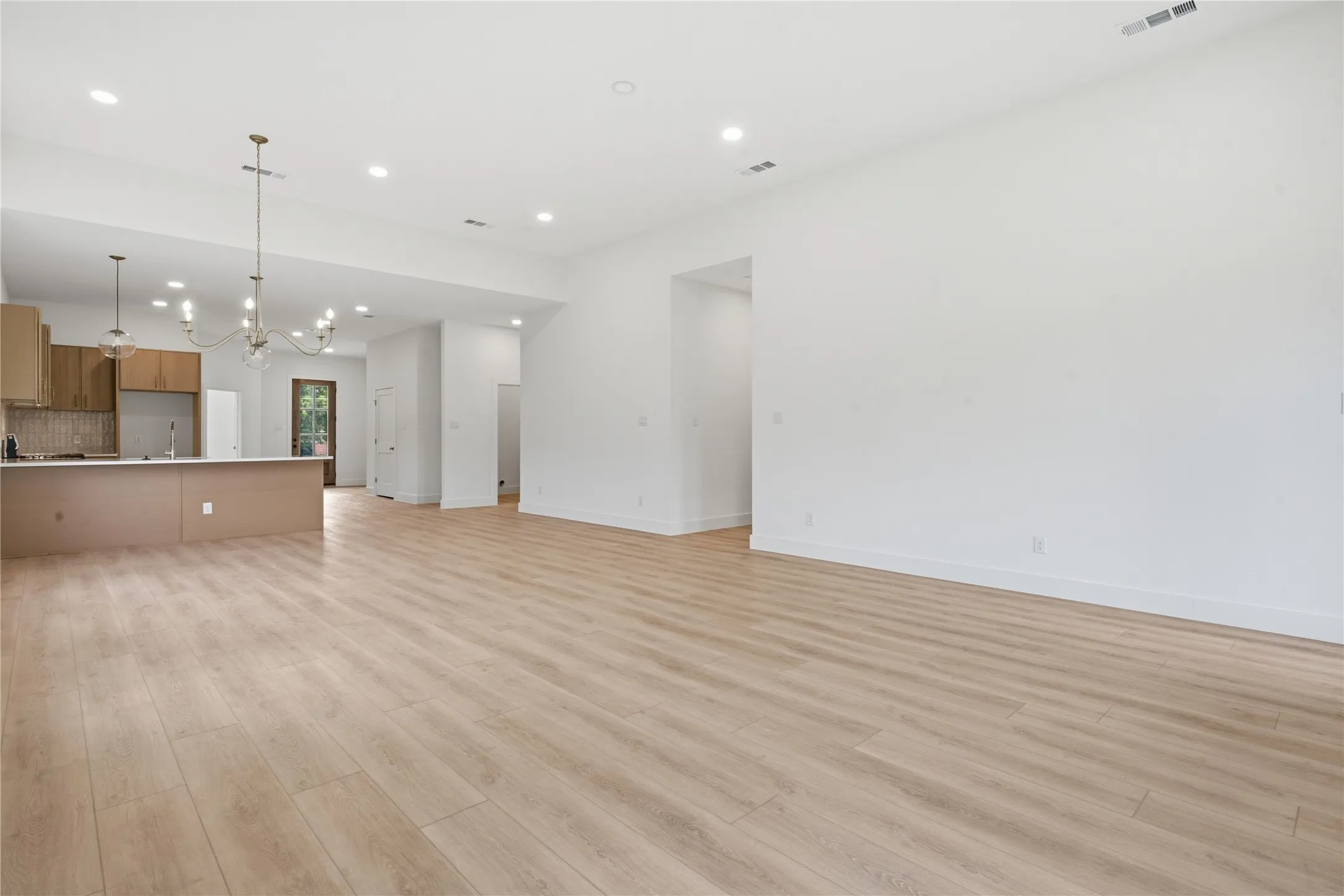 Single Family Residence For Sale in Dallas County , 2622 Bainbridge Drive, Dallas, Texas 75237, 5 Bedroom, 4 Bathroom, 2 Garage spaces, 2,640 Sqft, built in 2026, mls#21306374, Real Estate Agent in Dallas, Homes For Sale in Dallas county, Homes For Sale in Dallas, Realtor in Dallas Texas, Real Estate Brokerage Independent Realty Texas, Luminita Cordes Realtor