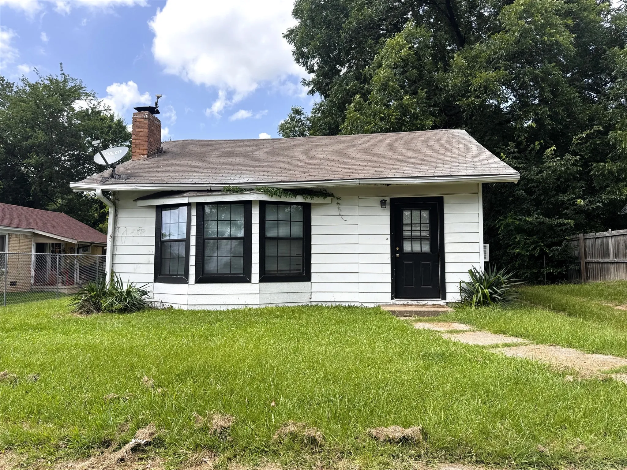 Single Family Residence For Sale in Titus County , 414 W 4th St., Mt Pleasant, Texas 75455, 3 Bedrooms, 1 Bathroom, Garage spaces, 1,362 Sqft, built in 1939, Price $175,000, mls#21300693, Real Estate Agent in Mt Pleasant, Homes For Sale in Titus county, Homes For Sale in Mt Pleasant, Realtor in Mt Pleasant Texas, Real Estate Brokerage Independent Realty Texas, Luminita Cordes Realtor