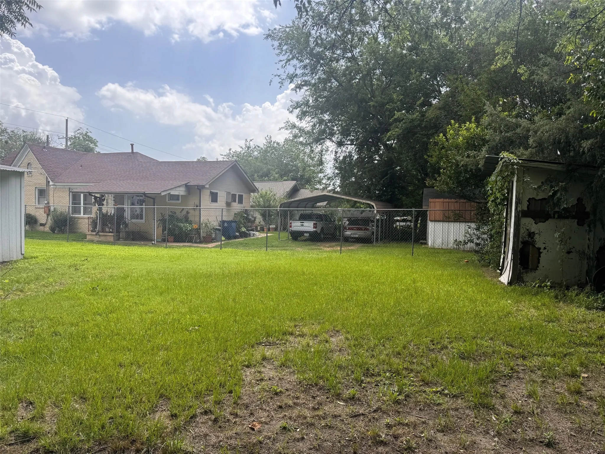 Single Family Residence For Sale in Titus County , 414 W 4th St., Mt Pleasant, Texas 75455, 3 Bedrooms, 1 Bathroom, Garage spaces, 1,362 Sqft, built in 1939, Price $175,000, mls#21300693, Real Estate Agent in Mt Pleasant, Homes For Sale in Titus county, Homes For Sale in Mt Pleasant, Realtor in Mt Pleasant Texas, Real Estate Brokerage Independent Realty Texas, Luminita Cordes Realtor