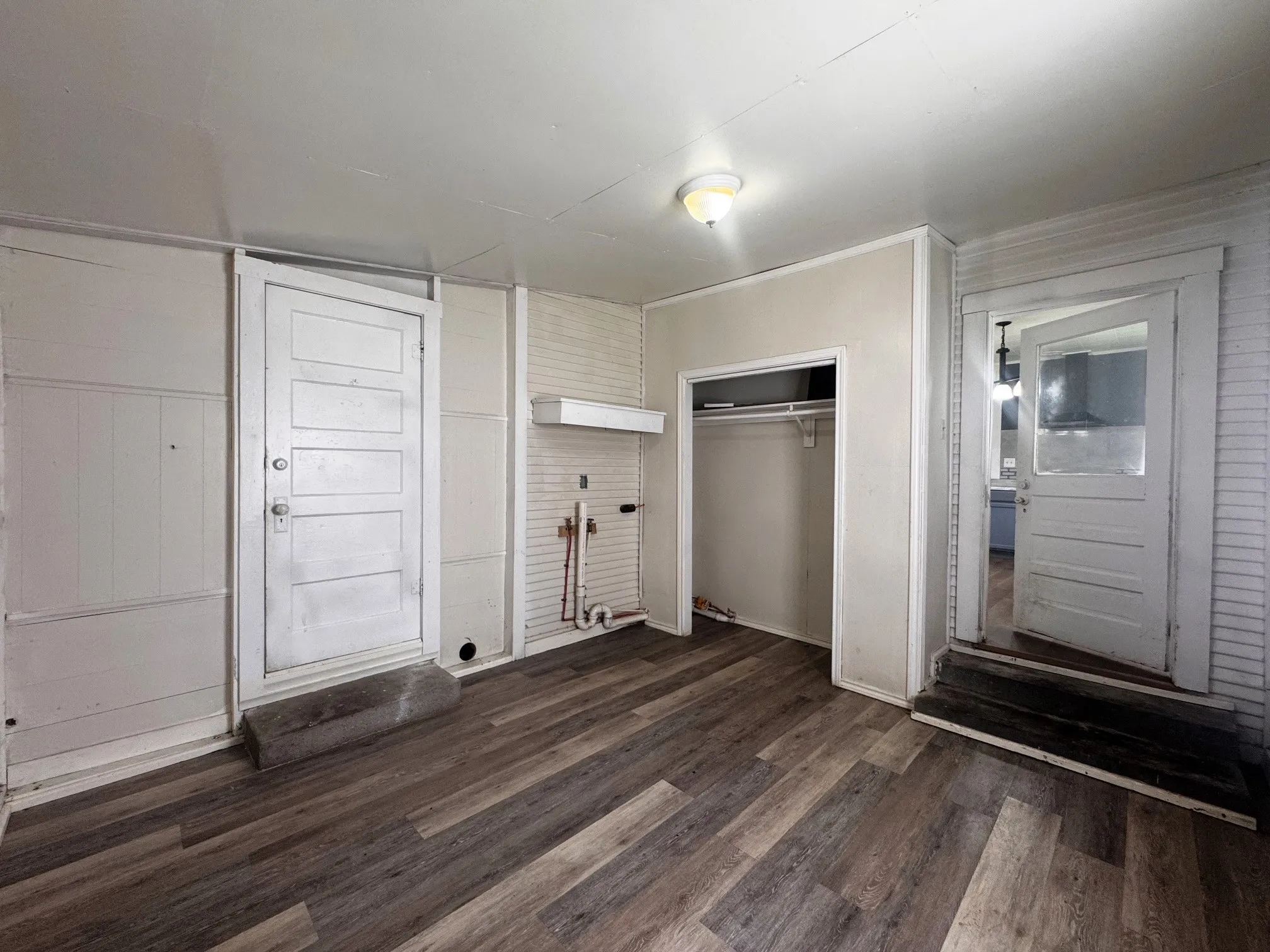 Single Family Residence For Sale in Titus County , 414 W 4th St., Mt Pleasant, Texas 75455, 3 Bedrooms, 1 Bathroom, Garage spaces, 1,362 Sqft, built in 1939, Price $175,000, mls#21300693, Real Estate Agent in Mt Pleasant, Homes For Sale in Titus county, Homes For Sale in Mt Pleasant, Realtor in Mt Pleasant Texas, Real Estate Brokerage Independent Realty Texas, Luminita Cordes Realtor