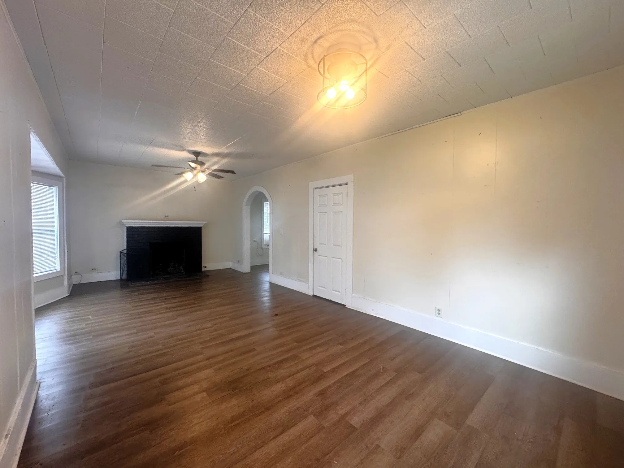Single Family Residence For Sale in Titus County , 414 W 4th St., Mt Pleasant, Texas 75455, 3 Bedrooms, 1 Bathroom, Garage spaces, 1,362 Sqft, built in 1939, Price $175,000, mls#21300693, Real Estate Agent in Mt Pleasant, Homes For Sale in Titus county, Homes For Sale in Mt Pleasant, Realtor in Mt Pleasant Texas, Real Estate Brokerage Independent Realty Texas, Luminita Cordes Realtor