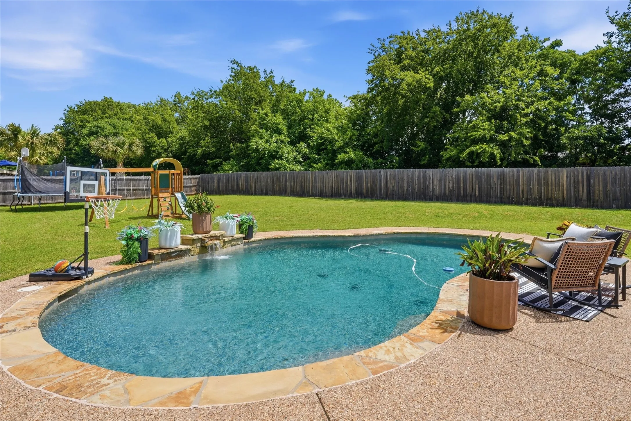 Single Family Residence For Sale in Hood County , 4406 Two Creek Court, Granbury, Texas 76049, 4 Bedroom, 2 Bathroom, 2 Garage spaces, 2,016 Sqft, built in 2006, mls#21305319, Real Estate Agent in Granbury, Homes For Sale in Hood county, Homes For Sale in Granbury, Realtor in Granbury Texas, Real Estate Brokerage Independent Realty Texas, Luminita Cordes Realtor