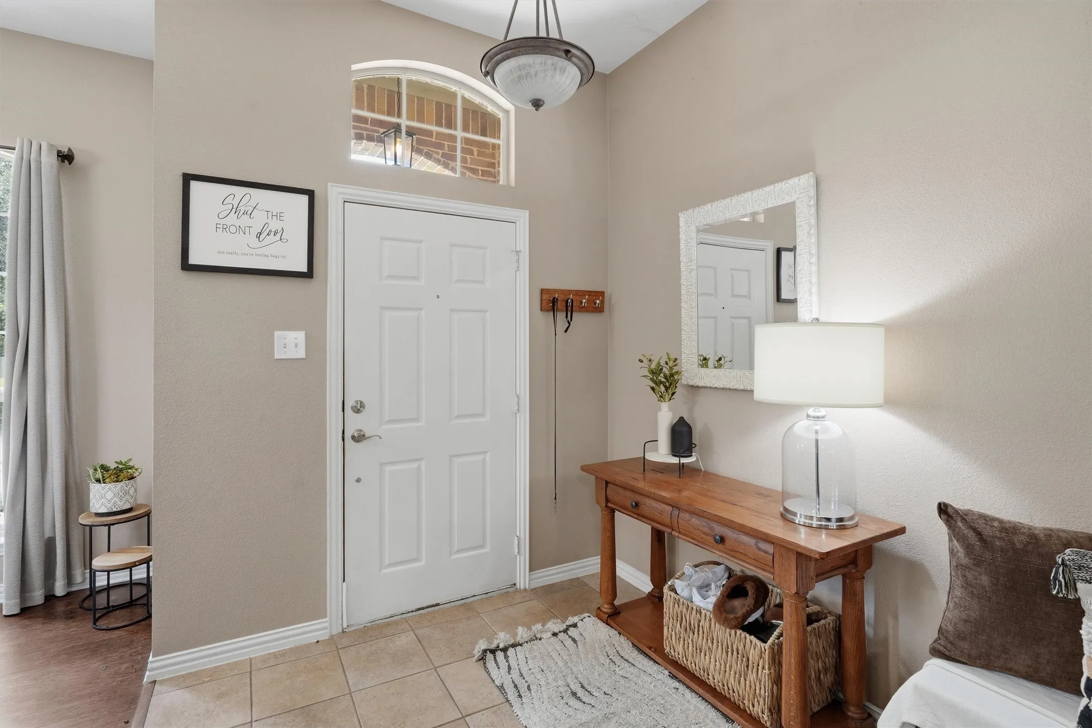 Single Family Residence For Sale in Hood County , 4406 Two Creek Court, Granbury, Texas 76049, 4 Bedroom, 2 Bathroom, 2 Garage spaces, 2,016 Sqft, built in 2006, mls#21305319, Real Estate Agent in Granbury, Homes For Sale in Hood county, Homes For Sale in Granbury, Realtor in Granbury Texas, Real Estate Brokerage Independent Realty Texas, Luminita Cordes Realtor