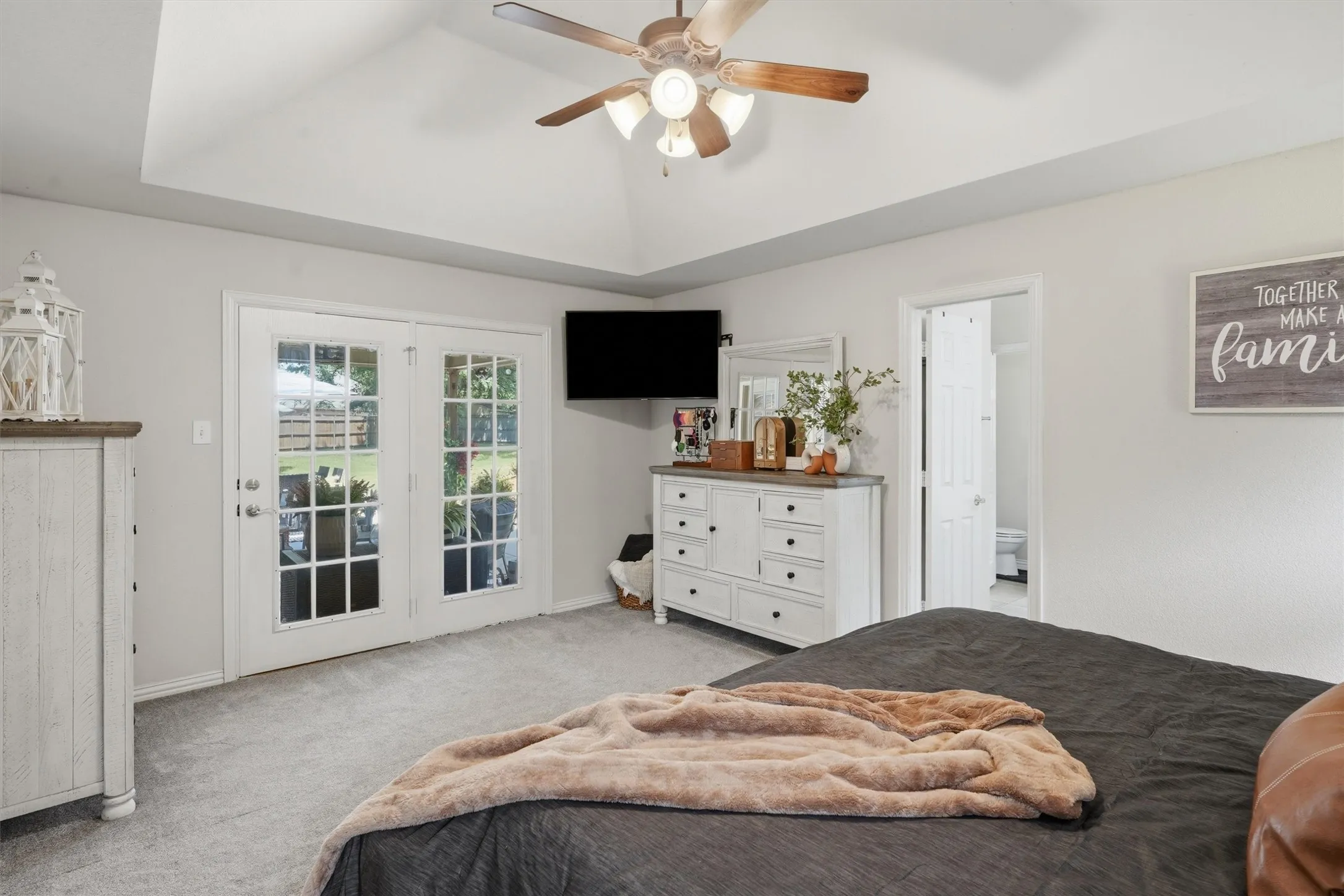 Single Family Residence For Sale in Hood County , 4406 Two Creek Court, Granbury, Texas 76049, 4 Bedroom, 2 Bathroom, 2 Garage spaces, 2,016 Sqft, built in 2006, mls#21305319, Real Estate Agent in Granbury, Homes For Sale in Hood county, Homes For Sale in Granbury, Realtor in Granbury Texas, Real Estate Brokerage Independent Realty Texas, Luminita Cordes Realtor