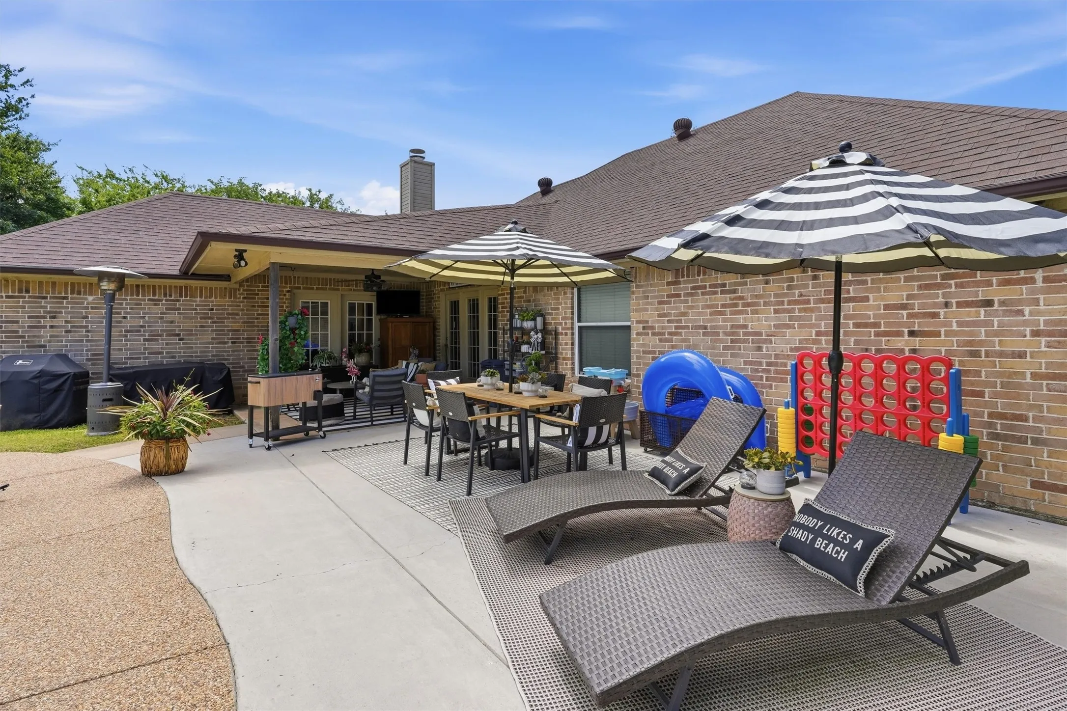 Single Family Residence For Sale in Hood County , 4406 Two Creek Court, Granbury, Texas 76049, 4 Bedroom, 2 Bathroom, 2 Garage spaces, 2,016 Sqft, built in 2006, mls#21305319, Real Estate Agent in Granbury, Homes For Sale in Hood county, Homes For Sale in Granbury, Realtor in Granbury Texas, Real Estate Brokerage Independent Realty Texas, Luminita Cordes Realtor