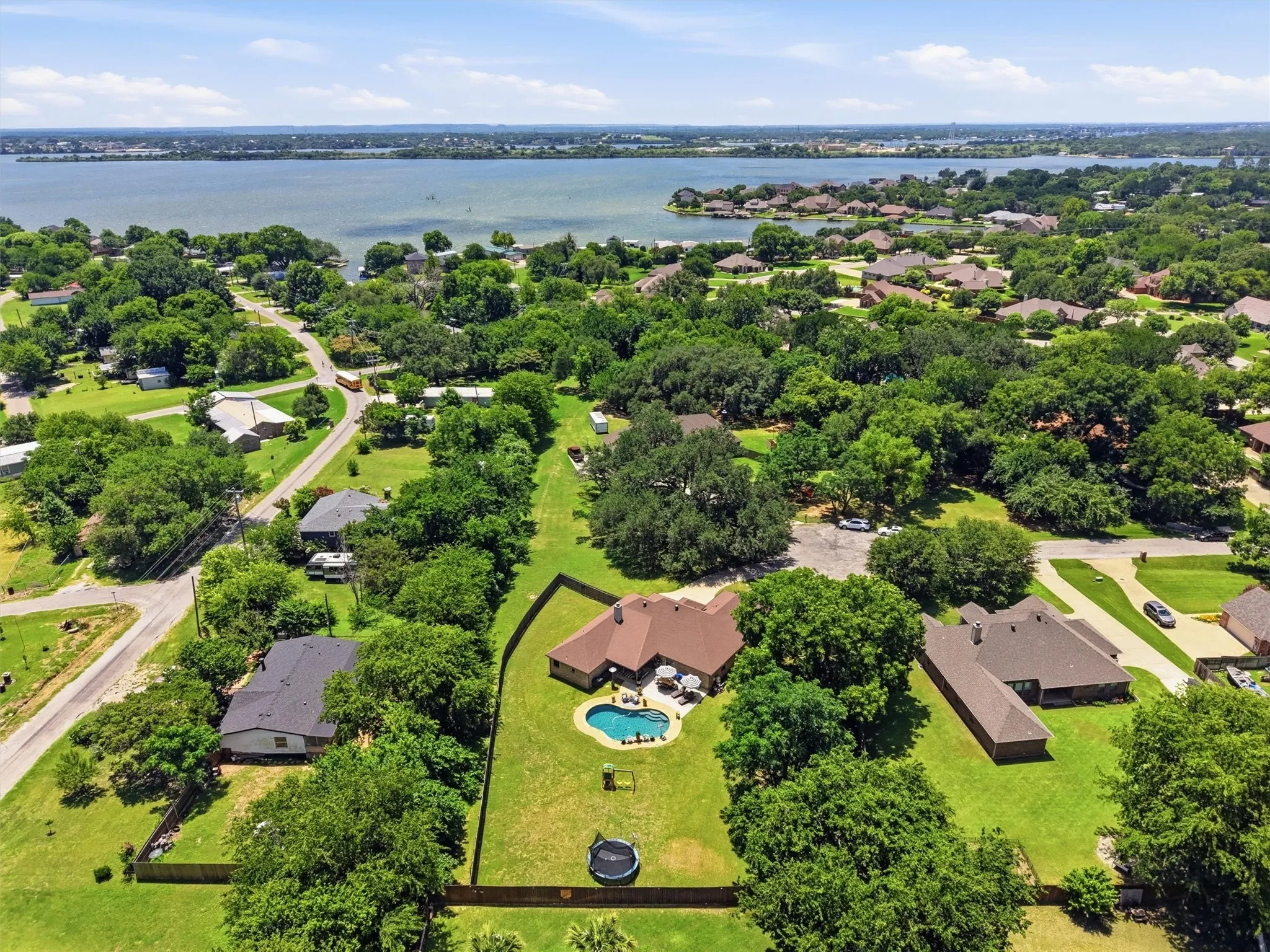 Single Family Residence For Sale in Hood County , 4406 Two Creek Court, Granbury, Texas 76049, 4 Bedroom, 2 Bathroom, 2 Garage spaces, 2,016 Sqft, built in 2006, mls#21305319, Real Estate Agent in Granbury, Homes For Sale in Hood county, Homes For Sale in Granbury, Realtor in Granbury Texas, Real Estate Brokerage Independent Realty Texas, Luminita Cordes Realtor