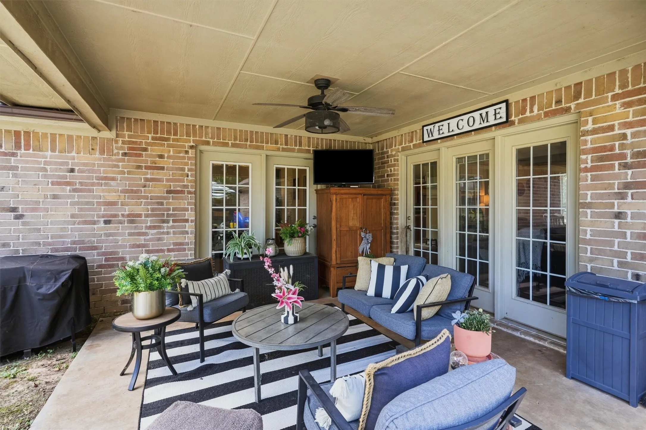 Single Family Residence For Sale in Hood County , 4406 Two Creek Court, Granbury, Texas 76049, 4 Bedroom, 2 Bathroom, 2 Garage spaces, 2,016 Sqft, built in 2006, mls#21305319, Real Estate Agent in Granbury, Homes For Sale in Hood county, Homes For Sale in Granbury, Realtor in Granbury Texas, Real Estate Brokerage Independent Realty Texas, Luminita Cordes Realtor