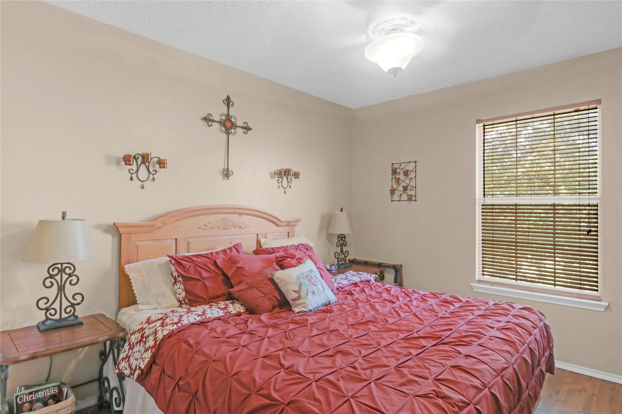 Secondary bedroom
