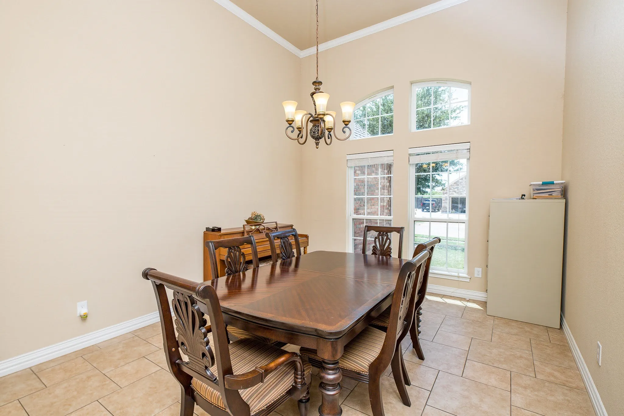Single Family Residence For Sale in Clay County , 1004 Vineyard Lane, Henrietta, Texas 76365, 4 Bedroom, 3 Bathroom, 2 Garage spaces, 2,483 Sqft, built in 2011, mls#21306735, Real Estate Agent in Henrietta, Homes For Sale in Clay county, Homes For Sale in Henrietta, Realtor in Henrietta Texas, Real Estate Brokerage Independent Realty Texas, Luminita Cordes Realtor
