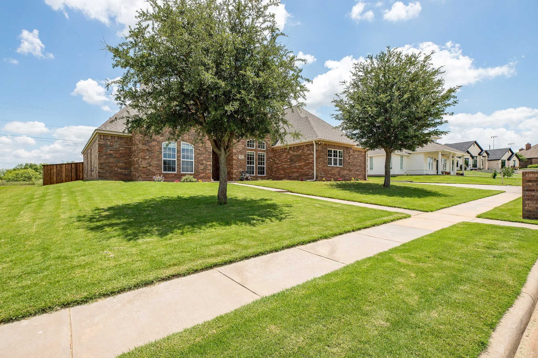 Single Family Residence For Sale in Clay County , 1004 Vineyard Lane, Henrietta, Texas 76365, 4 Bedroom, 3 Bathroom, 2 Garage spaces, 2,483 Sqft, built in 2011, mls#21306735, Real Estate Agent in Henrietta, Homes For Sale in Clay county, Homes For Sale in Henrietta, Realtor in Henrietta Texas, Real Estate Brokerage Independent Realty Texas, Luminita Cordes Realtor
