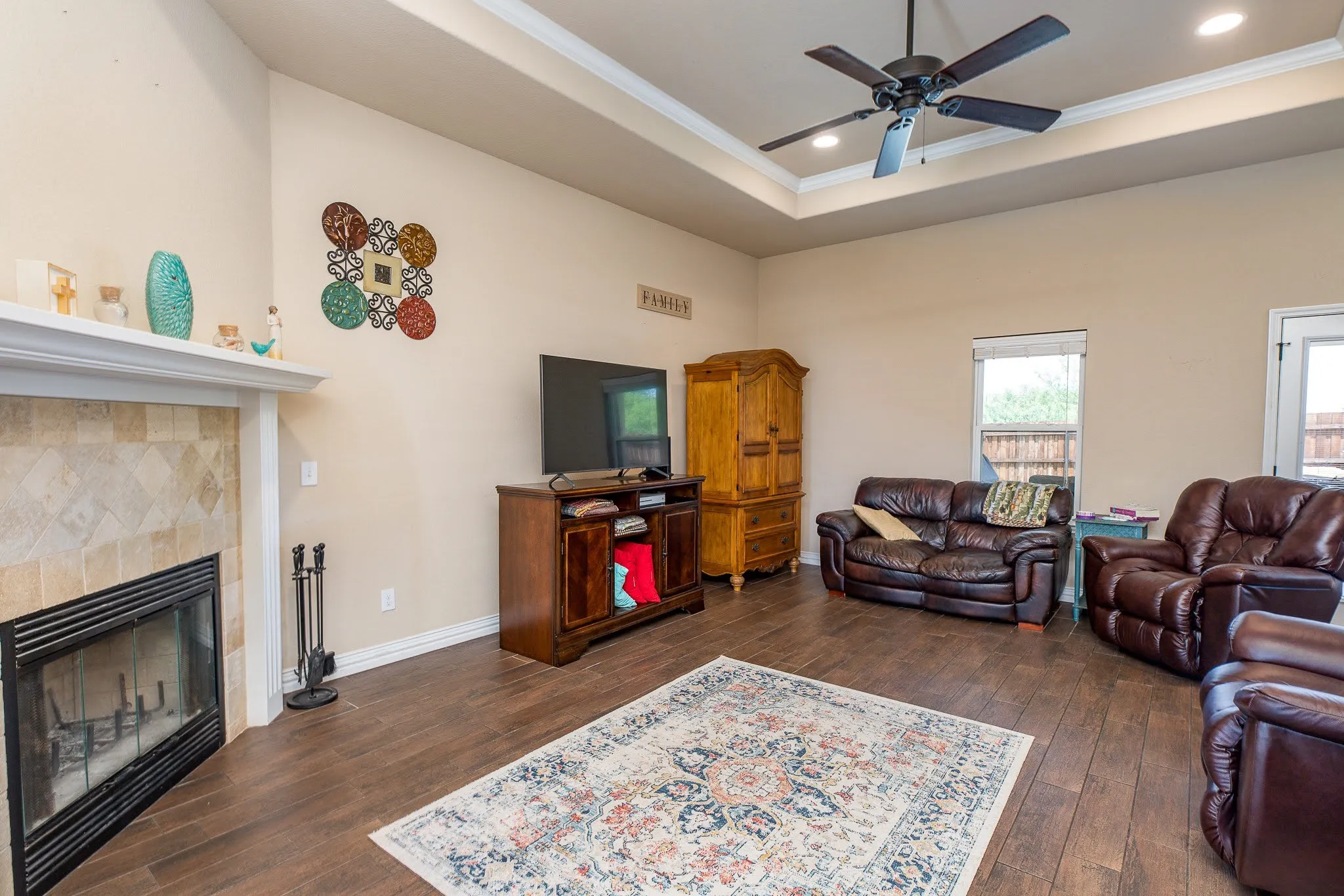 Single Family Residence For Sale in Clay County , 1004 Vineyard Lane, Henrietta, Texas 76365, 4 Bedroom, 3 Bathroom, 2 Garage spaces, 2,483 Sqft, built in 2011, mls#21306735, Real Estate Agent in Henrietta, Homes For Sale in Clay county, Homes For Sale in Henrietta, Realtor in Henrietta Texas, Real Estate Brokerage Independent Realty Texas, Luminita Cordes Realtor