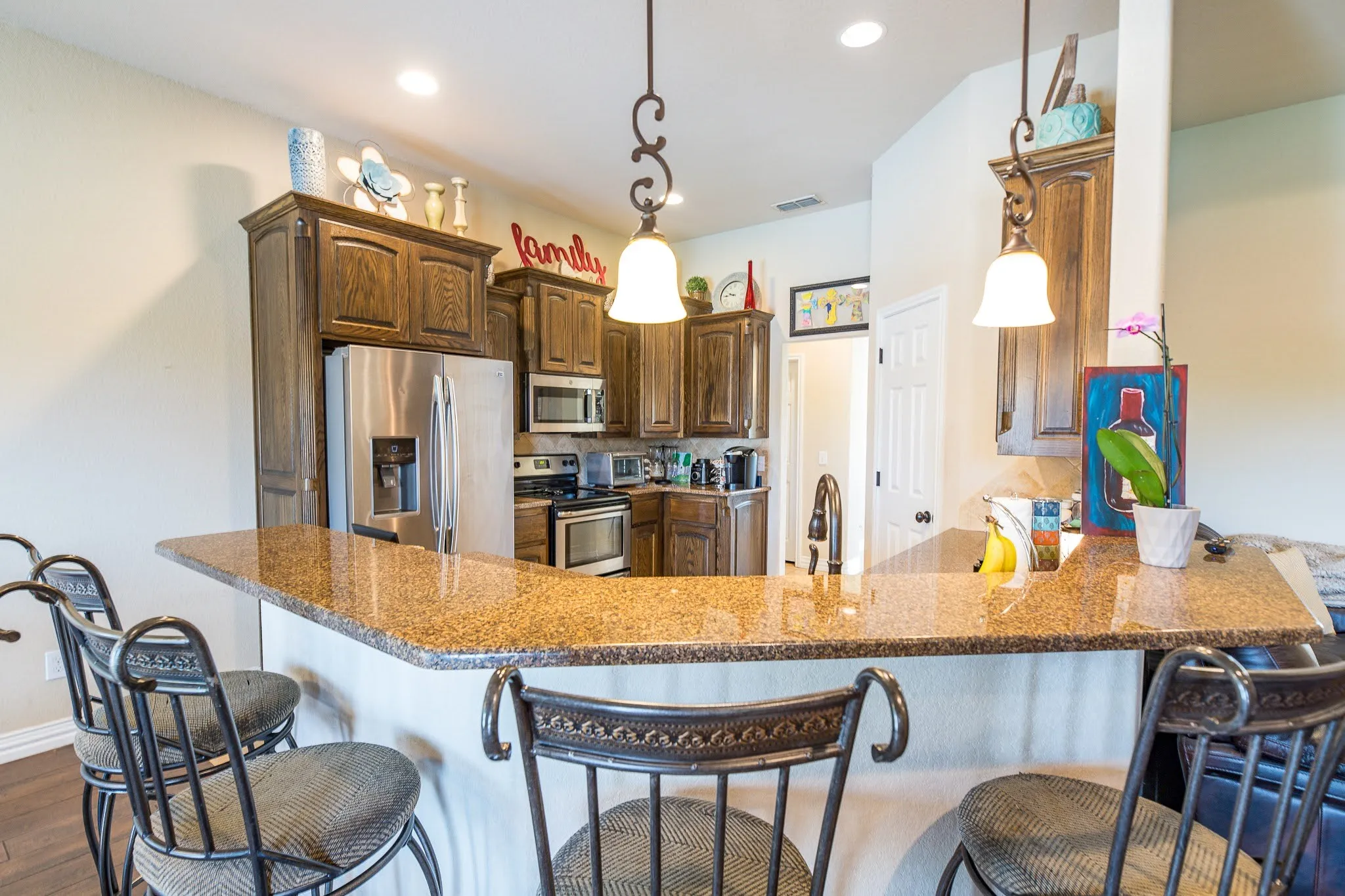 Single Family Residence For Sale in Clay County , 1004 Vineyard Lane, Henrietta, Texas 76365, 4 Bedroom, 3 Bathroom, 2 Garage spaces, 2,483 Sqft, built in 2011, mls#21306735, Real Estate Agent in Henrietta, Homes For Sale in Clay county, Homes For Sale in Henrietta, Realtor in Henrietta Texas, Real Estate Brokerage Independent Realty Texas, Luminita Cordes Realtor