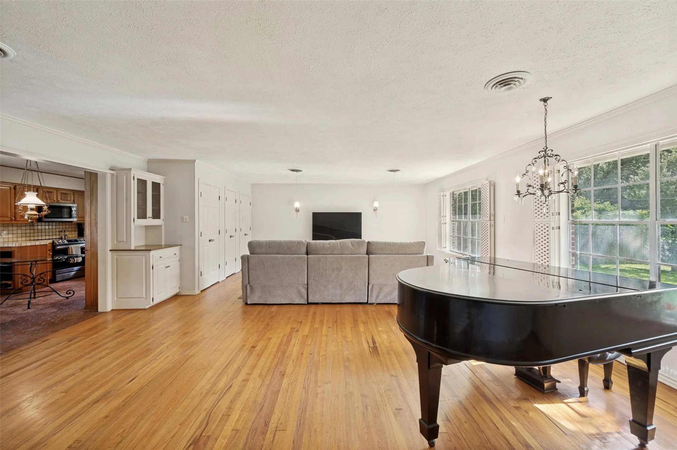 From the moment you step into this home, you will see how well it has been taken care of and loved.