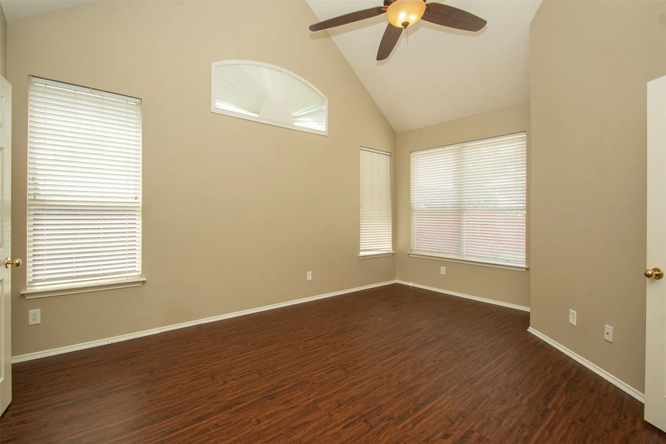 Single Family Residence For Rent in Collin County , 3412 Pueblo Drive, Mc Kinney, Texas 75070, 4 Bedroom, 3 Bathroom, 2 Garage spaces, 2,554 Sqft, built in 1998, mls#21304496, Real Estate Agent in Mc Kinney, Homes For Rent in Collin county, Homes For Rent in Mc Kinney, Realtor in Mc Kinney Texas, Real Estate Brokerage Independent Realty Texas, Luminita Cordes Realtor