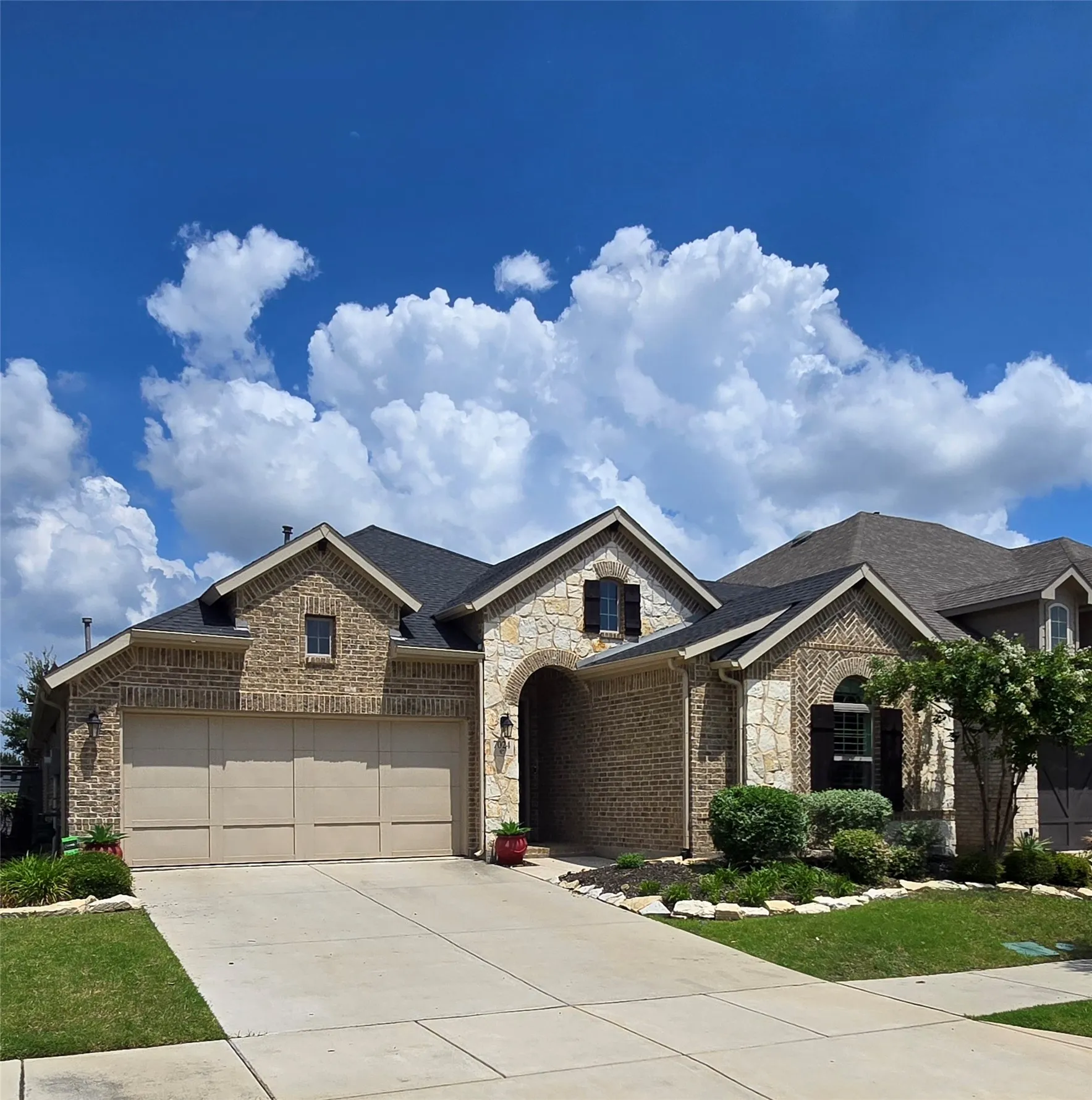 Single Family Residence For Rent in Denton County , 7024 Tree Stand Point, Little Elm, Texas 76227, 3 Bedroom, 2 Bathroom, 2 Garage spaces, 2,126 Sqft, built in 2020, mls#21302333, Real Estate Agent in Little Elm, Homes For Rent in Denton county, Homes For Rent in Little Elm, Realtor in Little Elm Texas, Real Estate Brokerage Independent Realty Texas, Luminita Cordes Realtor
