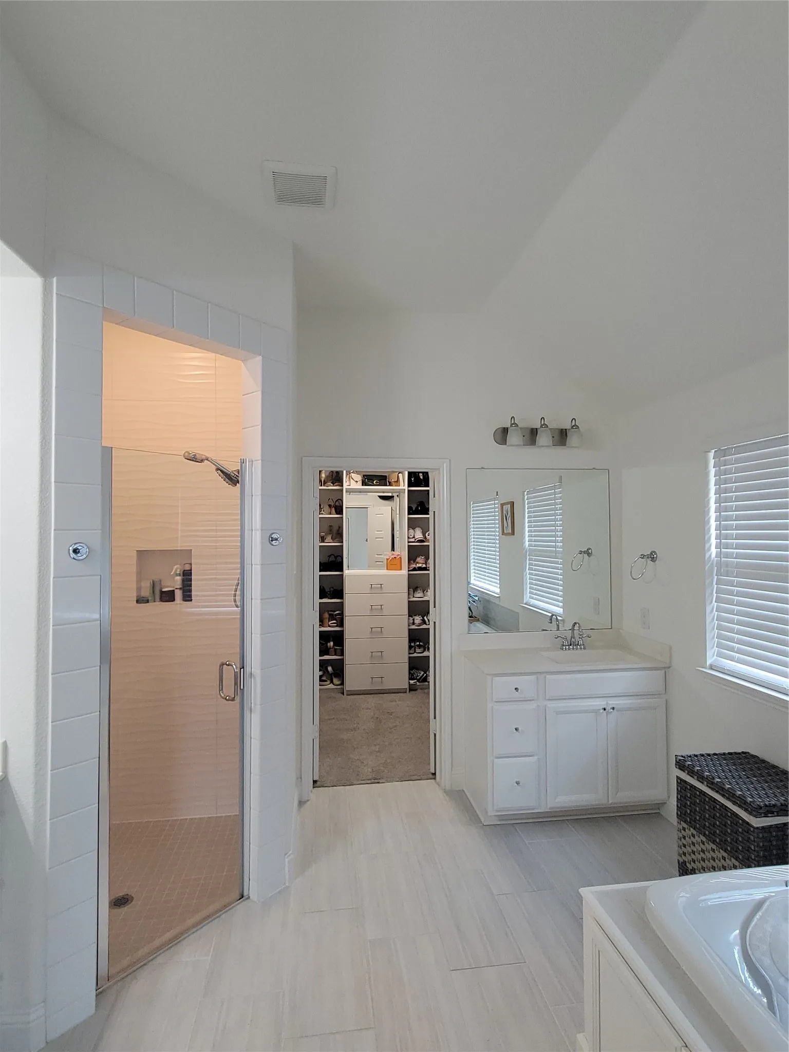Walk-in Shower plus... XL tub