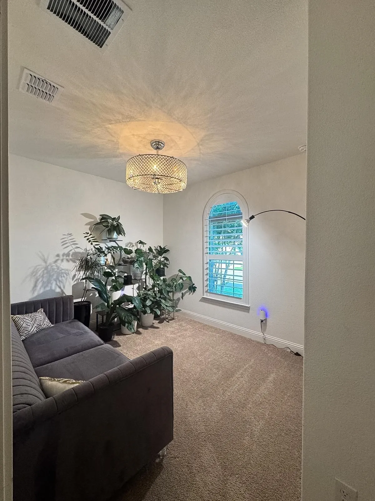 Private bedroom w spacious closet