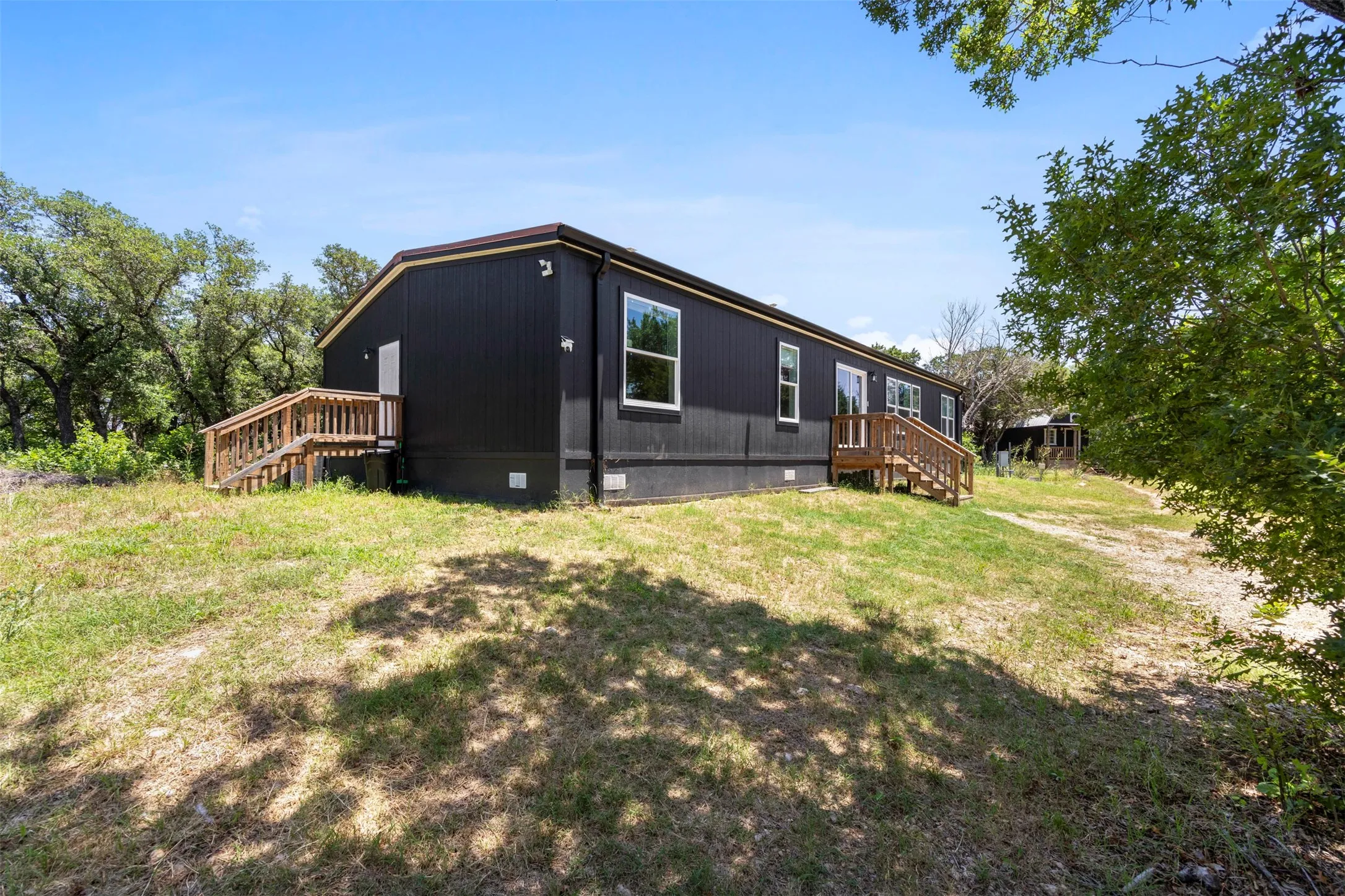 Mobile Home For Sale in Parker County , 4674 Azle Highway, Weatherford, Texas 76085, 3 Bedroom, 3 Bathroom, 2 Garage spaces, 1,972 Sqft, built in 2024, mls#21305728, Real Estate Agent in Weatherford, Homes For Sale in Parker county, Homes For Sale in Weatherford, Realtor in Weatherford Texas, Real Estate Brokerage Independent Realty Texas, Luminita Cordes Realtor
