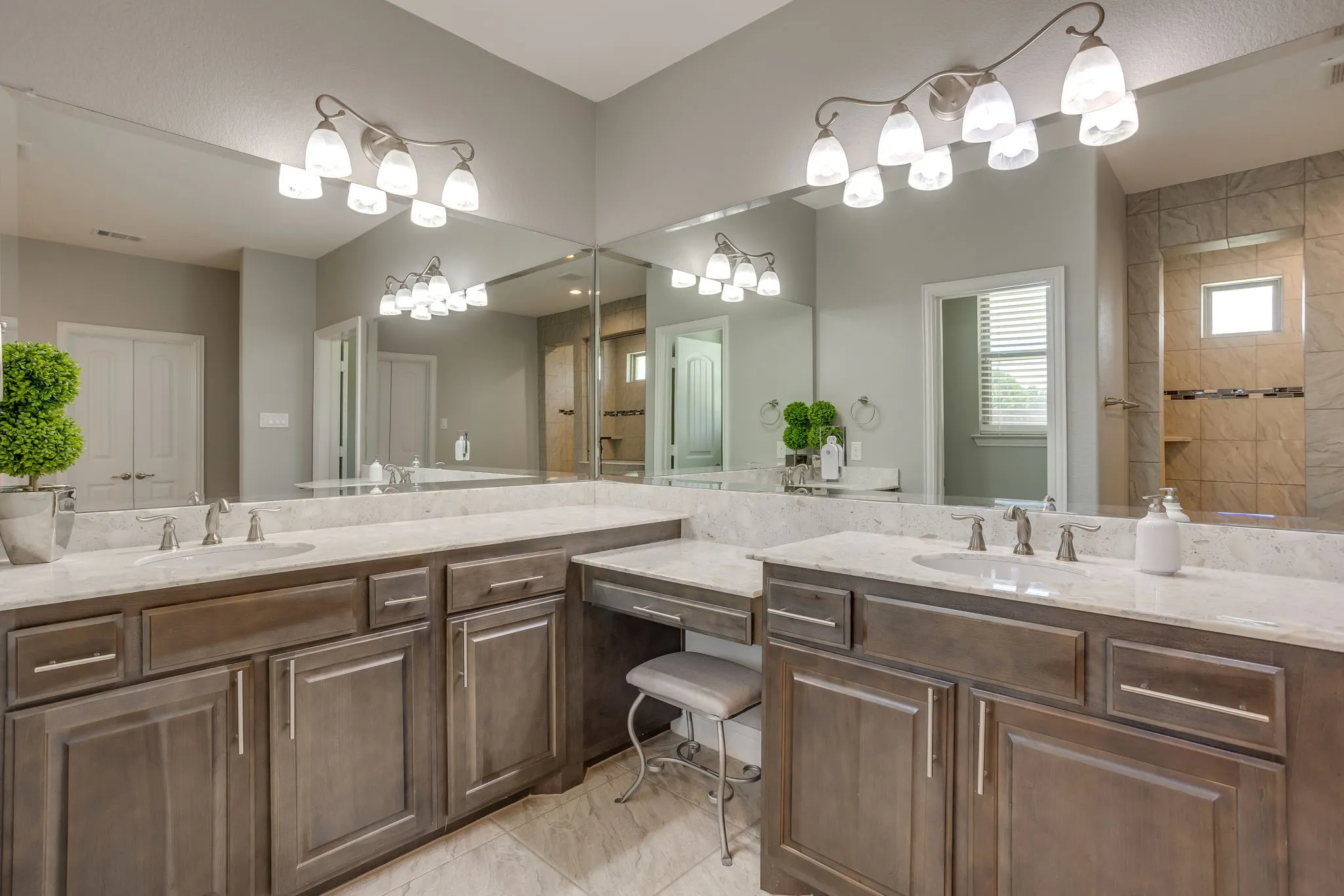 Single Family Residence For Sale in Ellis County , 3830 Richard Road, Midlothian, Texas 76065, 4 Bedroom, 3 Bathroom, 4 Garage spaces, 2,498 Sqft, built in 2018, Price $647,000, mls#21306309, Real Estate Agent in Midlothian, Homes For Sale in Ellis county, Homes For Sale in Midlothian, Realtor in Midlothian Texas, Real Estate Brokerage Independent Realty Texas, Luminita Cordes Realtor