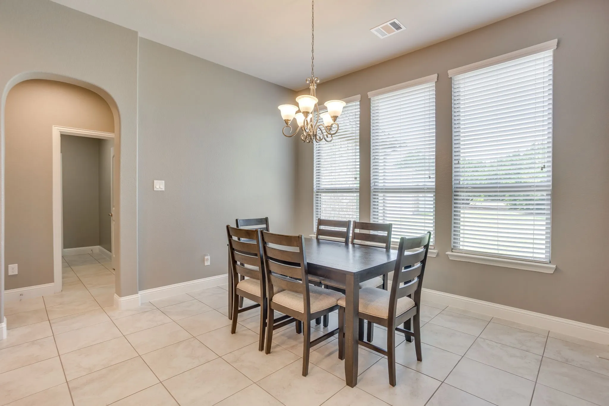 Single Family Residence For Sale in Ellis County , 3830 Richard Road, Midlothian, Texas 76065, 4 Bedroom, 3 Bathroom, 4 Garage spaces, 2,498 Sqft, built in 2018, Price $647,000, mls#21306309, Real Estate Agent in Midlothian, Homes For Sale in Ellis county, Homes For Sale in Midlothian, Realtor in Midlothian Texas, Real Estate Brokerage Independent Realty Texas, Luminita Cordes Realtor