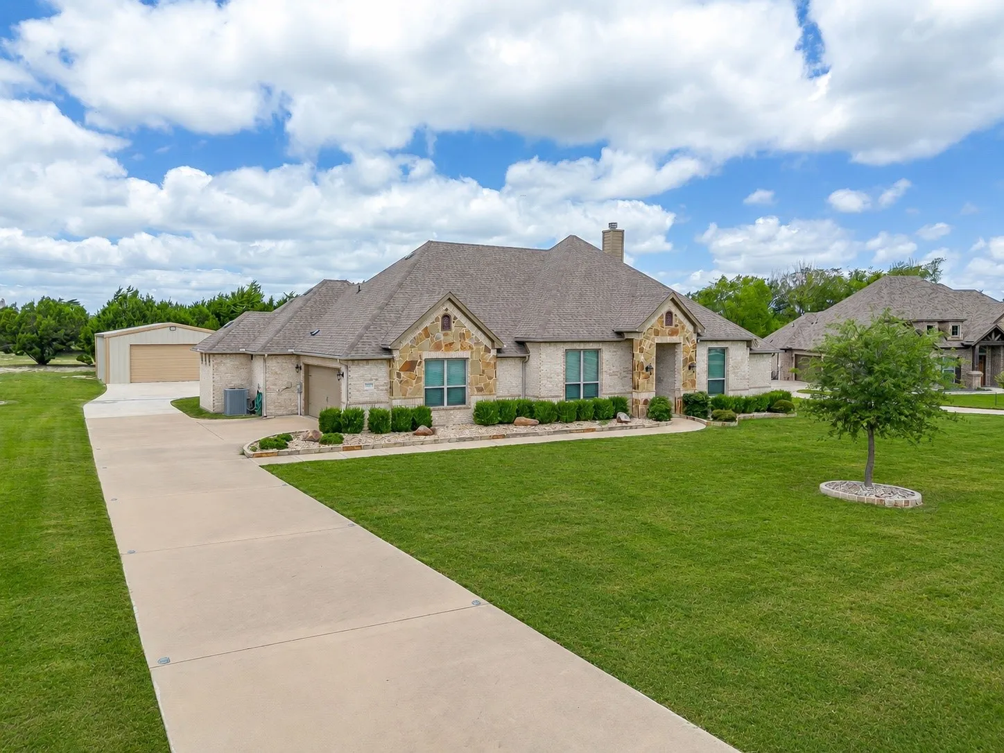 Single Family Residence For Sale in Ellis County , 3830 Richard Road, Midlothian, Texas 76065, 4 Bedroom, 3 Bathroom, 4 Garage spaces, 2,498 Sqft, built in 2018, Price $647,000, mls#21306309, Real Estate Agent in Midlothian, Homes For Sale in Ellis county, Homes For Sale in Midlothian, Realtor in Midlothian Texas, Real Estate Brokerage Independent Realty Texas, Luminita Cordes Realtor