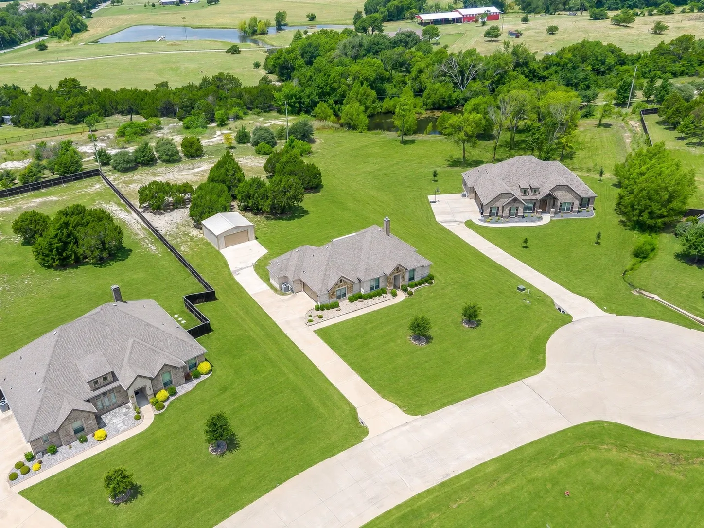 Single Family Residence For Sale in Ellis County , 3830 Richard Road, Midlothian, Texas 76065, 4 Bedroom, 3 Bathroom, 4 Garage spaces, 2,498 Sqft, built in 2018, Price $647,000, mls#21306309, Real Estate Agent in Midlothian, Homes For Sale in Ellis county, Homes For Sale in Midlothian, Realtor in Midlothian Texas, Real Estate Brokerage Independent Realty Texas, Luminita Cordes Realtor