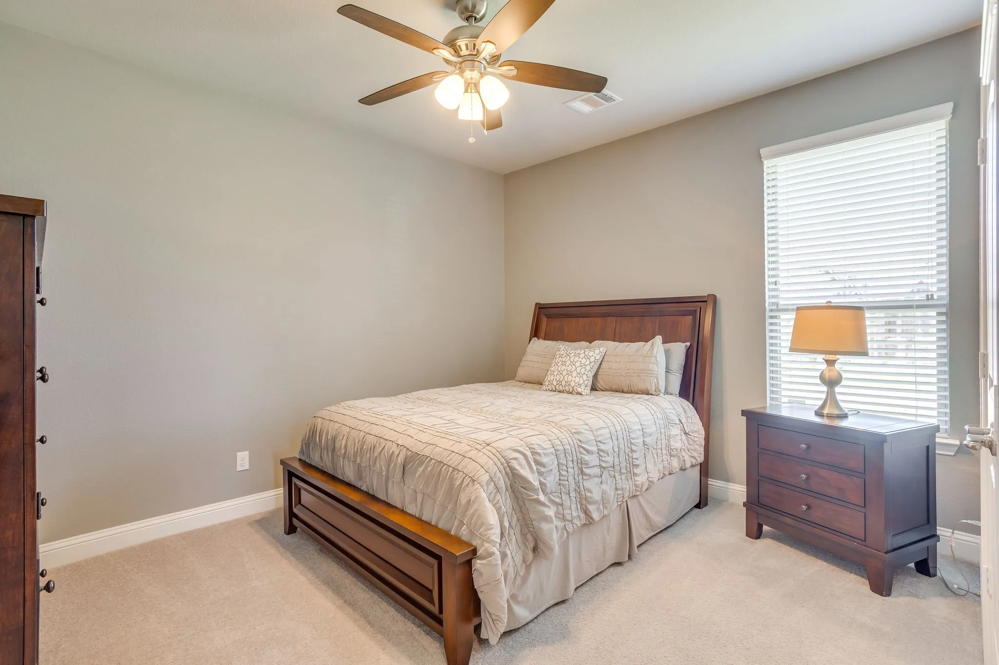 Single Family Residence For Sale in Ellis County , 3830 Richard Road, Midlothian, Texas 76065, 4 Bedroom, 3 Bathroom, 4 Garage spaces, 2,498 Sqft, built in 2018, Price $647,000, mls#21306309, Real Estate Agent in Midlothian, Homes For Sale in Ellis county, Homes For Sale in Midlothian, Realtor in Midlothian Texas, Real Estate Brokerage Independent Realty Texas, Luminita Cordes Realtor