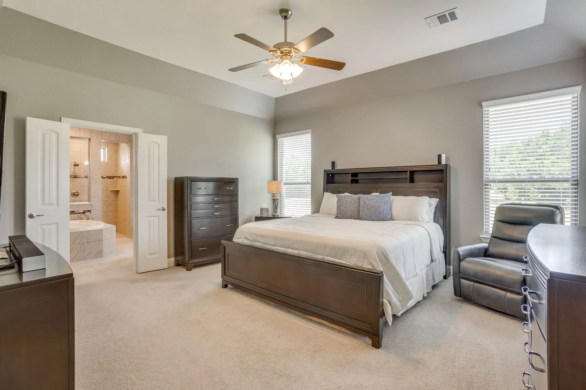 Single Family Residence For Sale in Ellis County , 3830 Richard Road, Midlothian, Texas 76065, 4 Bedroom, 3 Bathroom, 4 Garage spaces, 2,498 Sqft, built in 2018, Price $647,000, mls#21306309, Real Estate Agent in Midlothian, Homes For Sale in Ellis county, Homes For Sale in Midlothian, Realtor in Midlothian Texas, Real Estate Brokerage Independent Realty Texas, Luminita Cordes Realtor