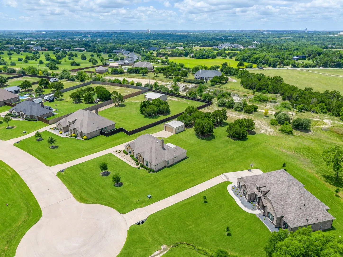 Single Family Residence For Sale in Ellis County , 3830 Richard Road, Midlothian, Texas 76065, 4 Bedroom, 3 Bathroom, 4 Garage spaces, 2,498 Sqft, built in 2018, Price $647,000, mls#21306309, Real Estate Agent in Midlothian, Homes For Sale in Ellis county, Homes For Sale in Midlothian, Realtor in Midlothian Texas, Real Estate Brokerage Independent Realty Texas, Luminita Cordes Realtor