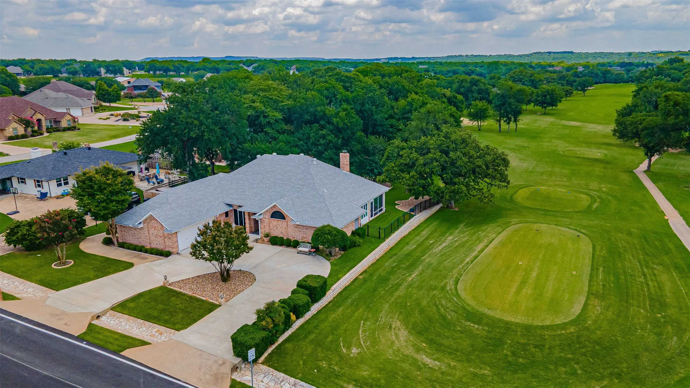 Single Family Residence For Sale in Hood County , 9031 Bontura Road, Granbury, Texas 76049, 3 Bedroom, 3 Bathroom, 2 Garage spaces, 2,319 Sqft, built in 1991, mls#21306760, Real Estate Agent in Granbury, Homes For Sale in Hood county, Homes For Sale in Granbury, Realtor in Granbury Texas, Real Estate Brokerage Independent Realty Texas, Luminita Cordes Realtor