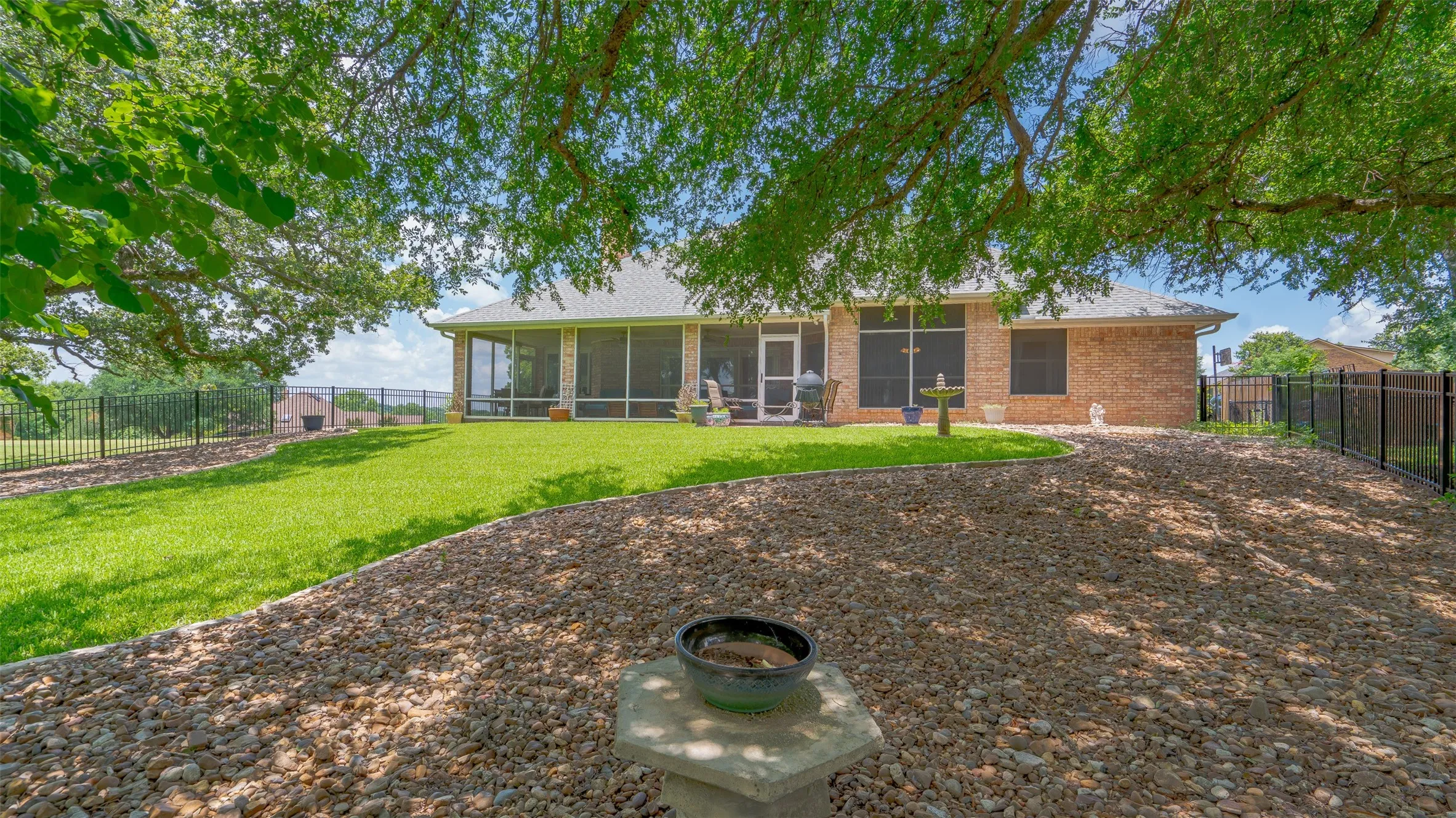 Single Family Residence For Sale in Hood County , 9031 Bontura Road, Granbury, Texas 76049, 3 Bedroom, 3 Bathroom, 2 Garage spaces, 2,319 Sqft, built in 1991, mls#21306760, Real Estate Agent in Granbury, Homes For Sale in Hood county, Homes For Sale in Granbury, Realtor in Granbury Texas, Real Estate Brokerage Independent Realty Texas, Luminita Cordes Realtor