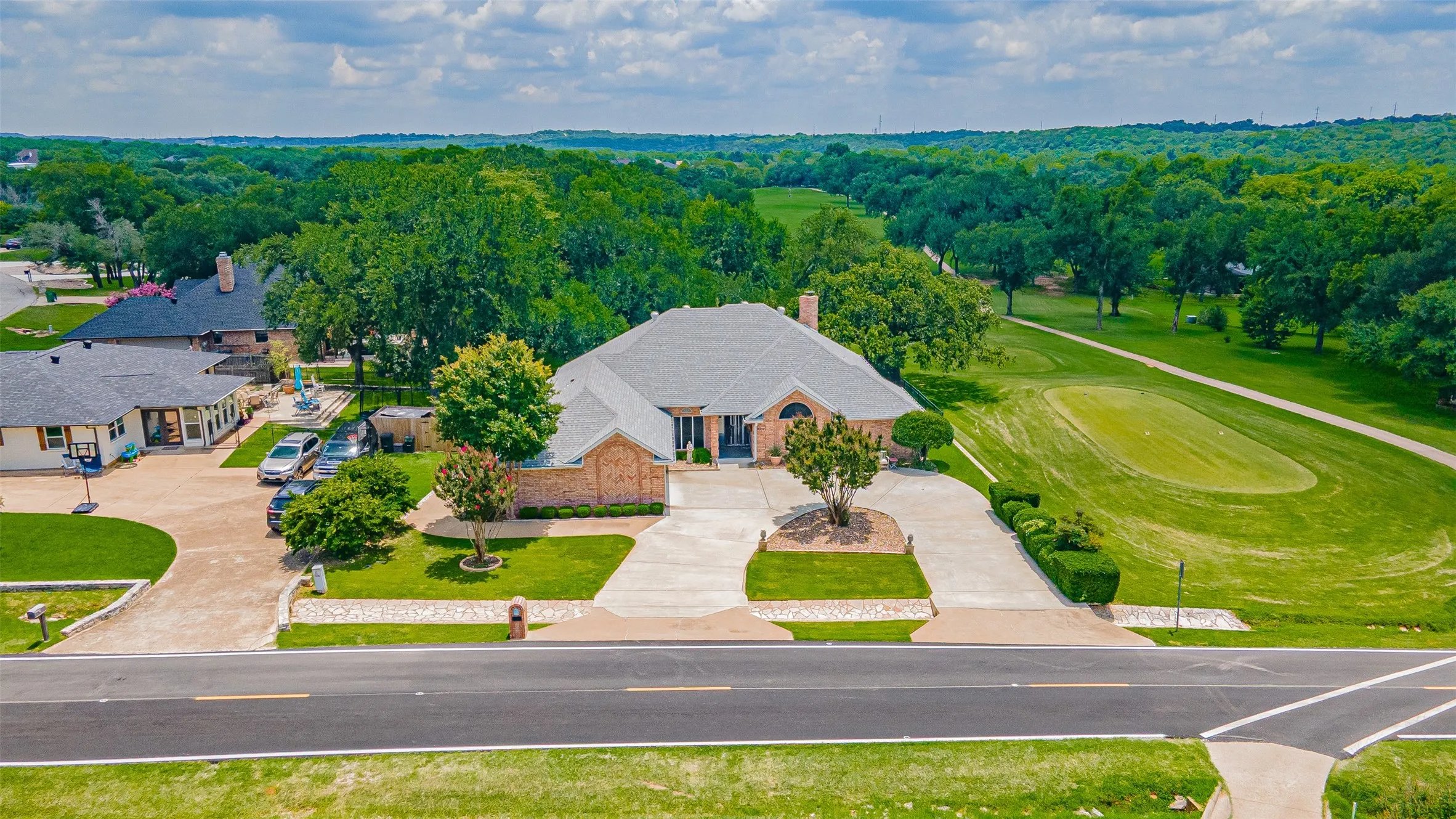 Single Family Residence For Sale in Hood County , 9031 Bontura Road, Granbury, Texas 76049, 3 Bedroom, 3 Bathroom, 2 Garage spaces, 2,319 Sqft, built in 1991, mls#21306760, Real Estate Agent in Granbury, Homes For Sale in Hood county, Homes For Sale in Granbury, Realtor in Granbury Texas, Real Estate Brokerage Independent Realty Texas, Luminita Cordes Realtor