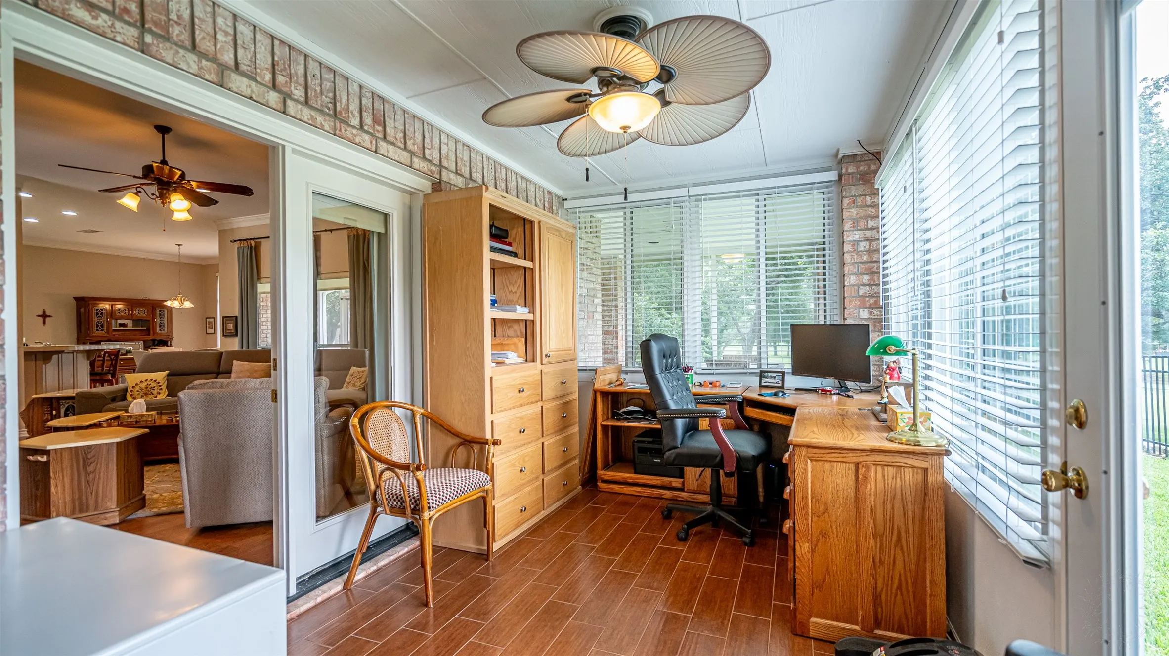 Single Family Residence For Sale in Hood County , 9031 Bontura Road, Granbury, Texas 76049, 3 Bedroom, 3 Bathroom, 2 Garage spaces, 2,319 Sqft, built in 1991, mls#21306760, Real Estate Agent in Granbury, Homes For Sale in Hood county, Homes For Sale in Granbury, Realtor in Granbury Texas, Real Estate Brokerage Independent Realty Texas, Luminita Cordes Realtor