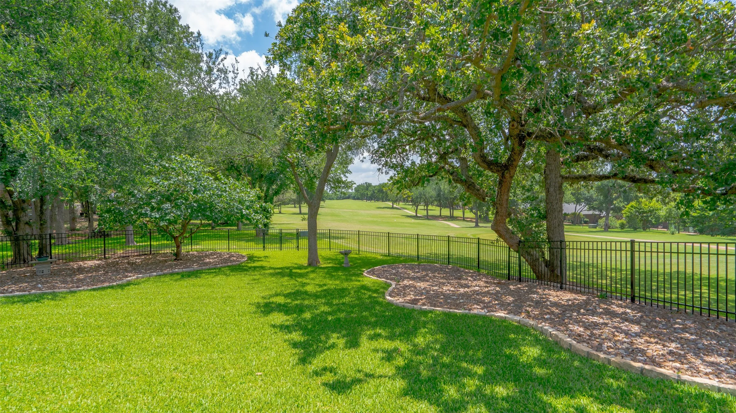 Single Family Residence For Sale in Hood County , 9031 Bontura Road, Granbury, Texas 76049, 3 Bedroom, 3 Bathroom, 2 Garage spaces, 2,319 Sqft, built in 1991, mls#21306760, Real Estate Agent in Granbury, Homes For Sale in Hood county, Homes For Sale in Granbury, Realtor in Granbury Texas, Real Estate Brokerage Independent Realty Texas, Luminita Cordes Realtor