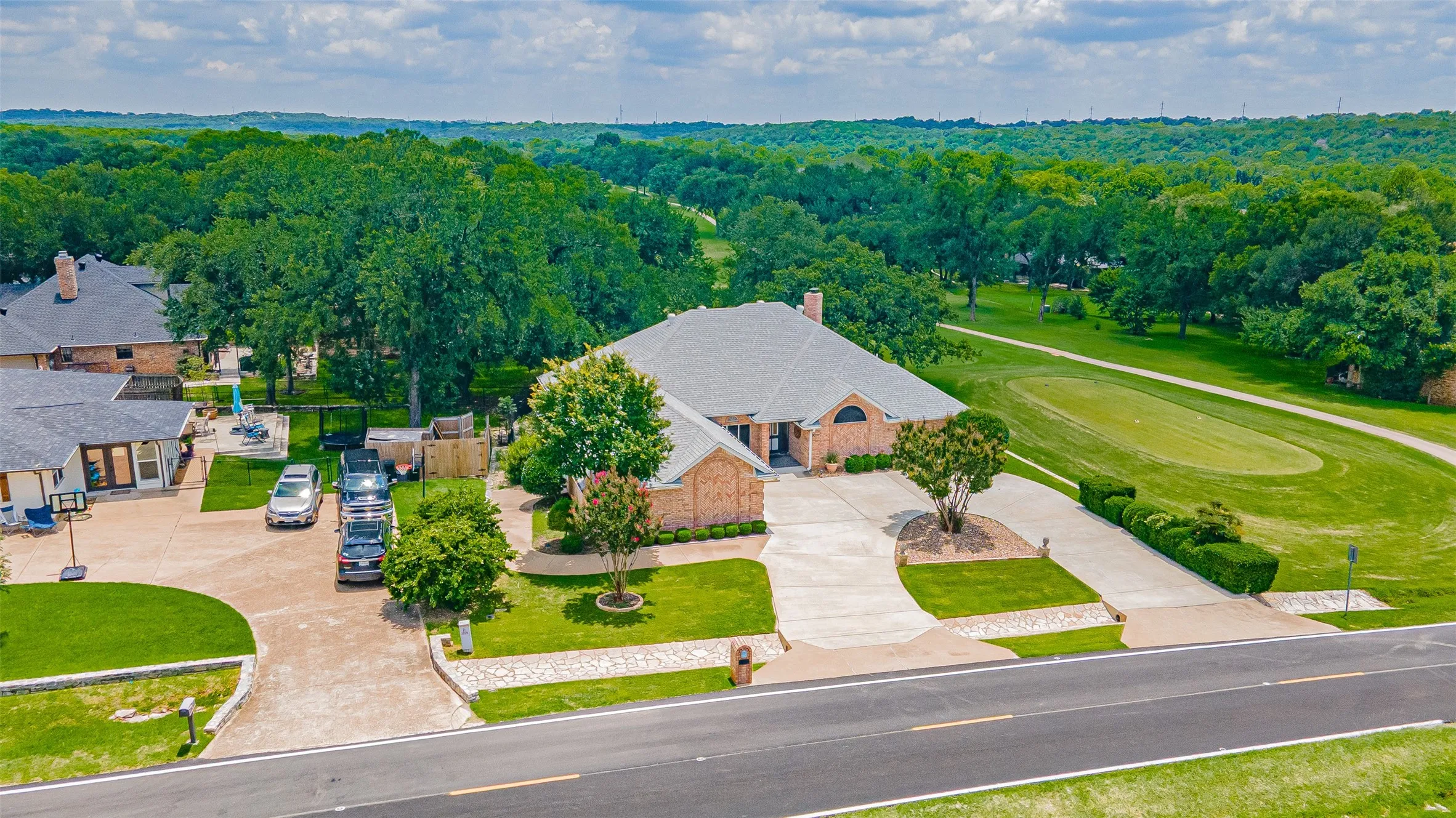 Single Family Residence For Sale in Hood County , 9031 Bontura Road, Granbury, Texas 76049, 3 Bedroom, 3 Bathroom, 2 Garage spaces, 2,319 Sqft, built in 1991, mls#21306760, Real Estate Agent in Granbury, Homes For Sale in Hood county, Homes For Sale in Granbury, Realtor in Granbury Texas, Real Estate Brokerage Independent Realty Texas, Luminita Cordes Realtor