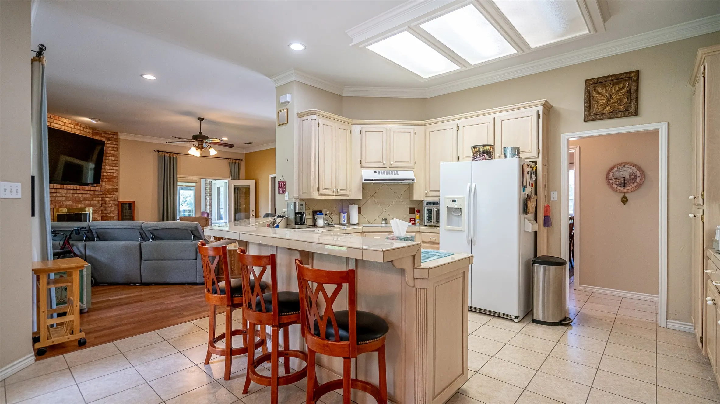 Single Family Residence For Sale in Hood County , 9031 Bontura Road, Granbury, Texas 76049, 3 Bedroom, 3 Bathroom, 2 Garage spaces, 2,319 Sqft, built in 1991, mls#21306760, Real Estate Agent in Granbury, Homes For Sale in Hood county, Homes For Sale in Granbury, Realtor in Granbury Texas, Real Estate Brokerage Independent Realty Texas, Luminita Cordes Realtor
