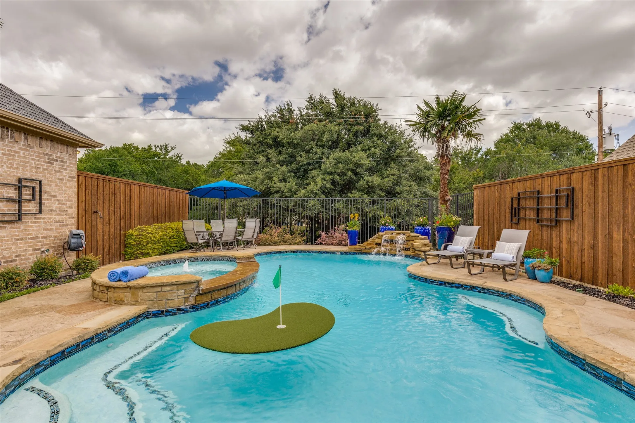 Single Family Residence For Sale in Collin County , 5213 Tennington Park, Dallas, Texas 75287, 4 Bedroom, 4 Bathroom, 3 Garage spaces, 4,281 Sqft, built in 2000, mls#21306047, Real Estate Agent in Dallas, Homes For Sale in Collin county, Homes For Sale in Dallas, Realtor in Dallas Texas, Real Estate Brokerage Independent Realty Texas, Luminita Cordes Realtor
