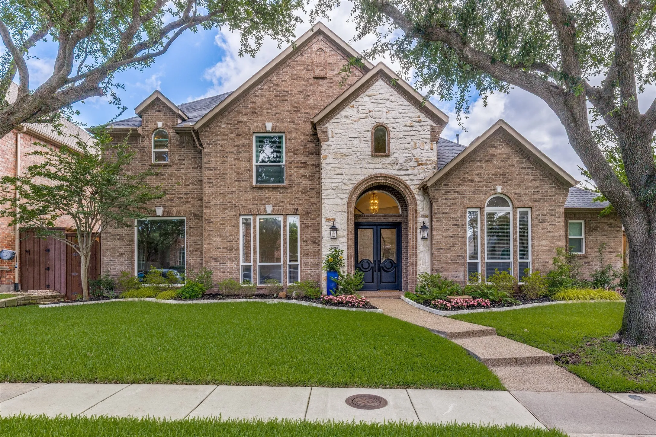 Single Family Residence For Sale in Collin County , 5213 Tennington Park, Dallas, Texas 75287, 4 Bedroom, 4 Bathroom, 3 Garage spaces, 4,281 Sqft, built in 2000, mls#21306047, Real Estate Agent in Dallas, Homes For Sale in Collin county, Homes For Sale in Dallas, Realtor in Dallas Texas, Real Estate Brokerage Independent Realty Texas, Luminita Cordes Realtor