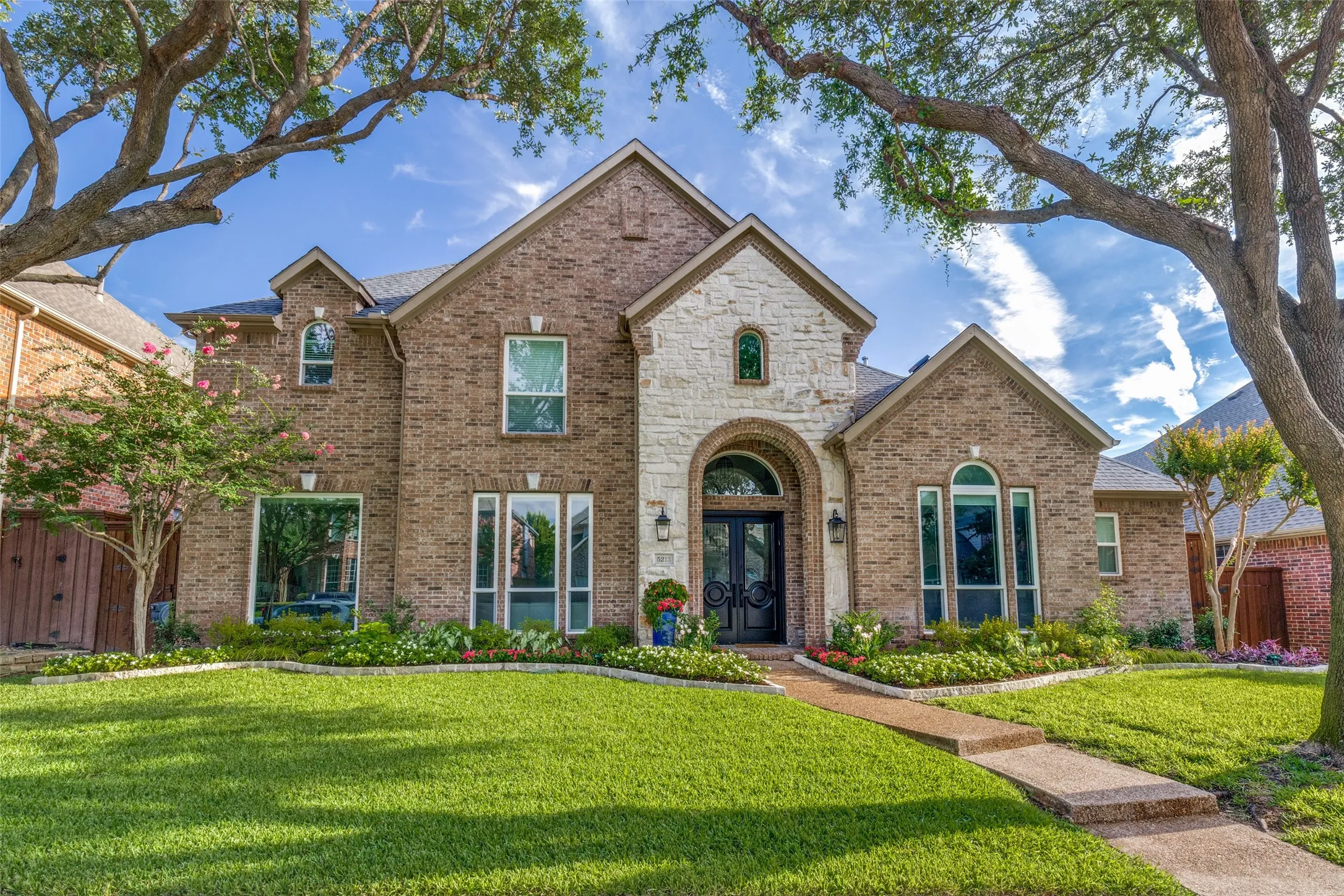 Single Family Residence For Sale in Collin County , 5213 Tennington Park, Dallas, Texas 75287, 4 Bedroom, 4 Bathroom, 3 Garage spaces, 4,281 Sqft, built in 2000, mls#21306047, Real Estate Agent in Dallas, Homes For Sale in Collin county, Homes For Sale in Dallas, Realtor in Dallas Texas, Real Estate Brokerage Independent Realty Texas, Luminita Cordes Realtor