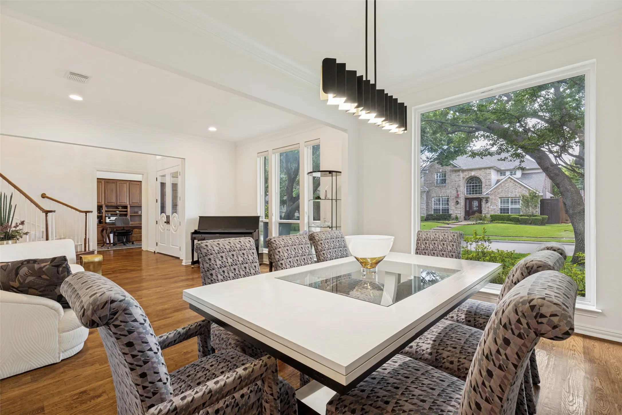 Single Family Residence For Sale in Collin County , 5213 Tennington Park, Dallas, Texas 75287, 4 Bedroom, 4 Bathroom, 3 Garage spaces, 4,281 Sqft, built in 2000, mls#21306047, Real Estate Agent in Dallas, Homes For Sale in Collin county, Homes For Sale in Dallas, Realtor in Dallas Texas, Real Estate Brokerage Independent Realty Texas, Luminita Cordes Realtor