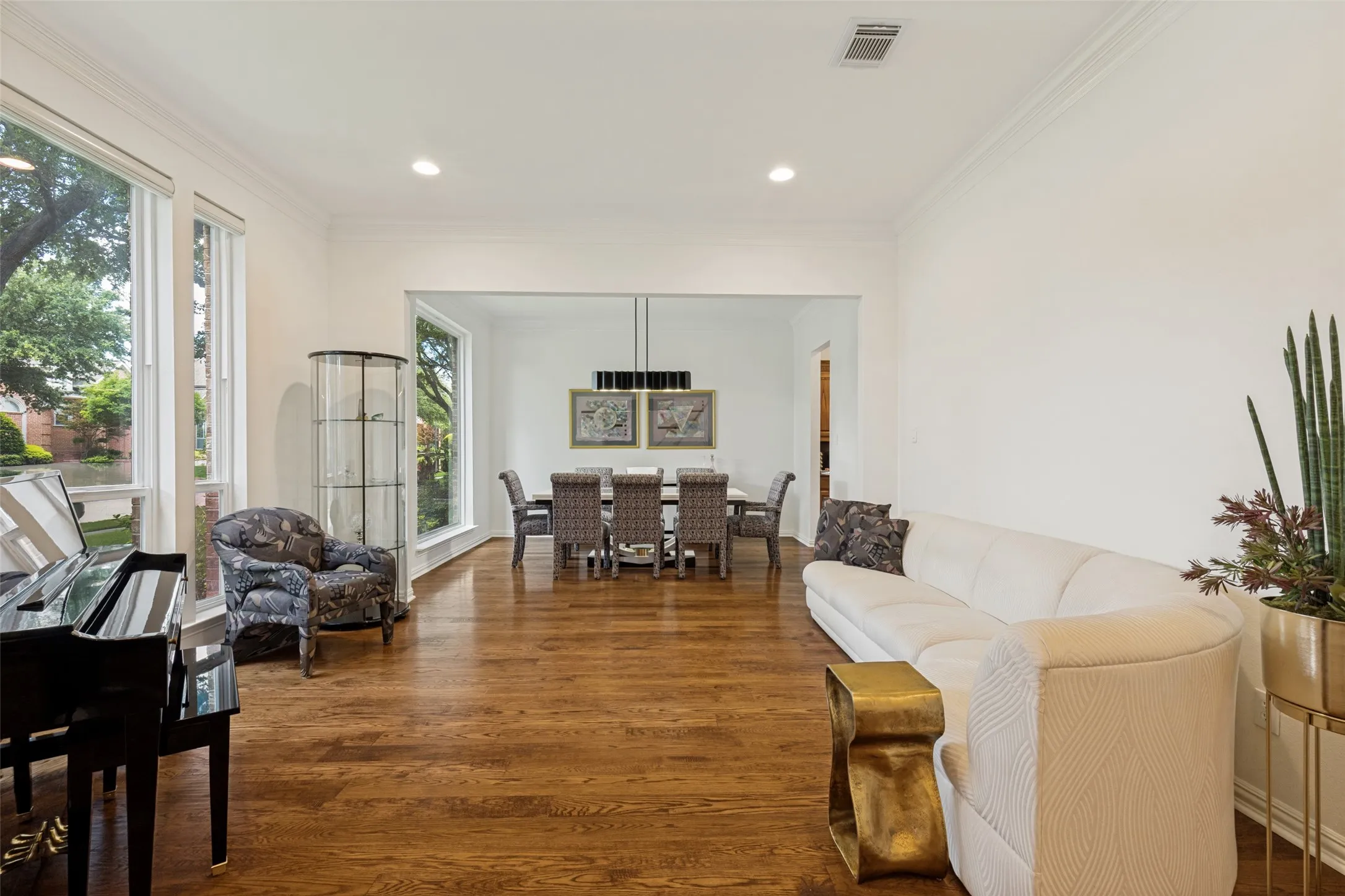Single Family Residence For Sale in Collin County , 5213 Tennington Park, Dallas, Texas 75287, 4 Bedroom, 4 Bathroom, 3 Garage spaces, 4,281 Sqft, built in 2000, mls#21306047, Real Estate Agent in Dallas, Homes For Sale in Collin county, Homes For Sale in Dallas, Realtor in Dallas Texas, Real Estate Brokerage Independent Realty Texas, Luminita Cordes Realtor