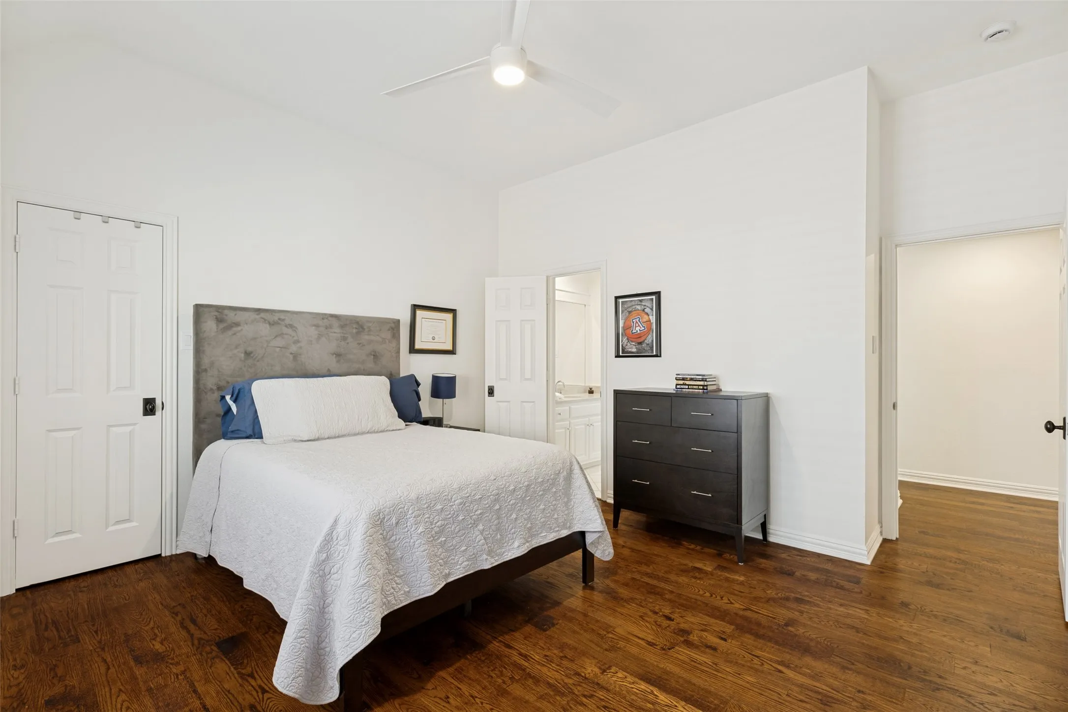 Single Family Residence For Sale in Collin County , 5213 Tennington Park, Dallas, Texas 75287, 4 Bedroom, 4 Bathroom, 3 Garage spaces, 4,281 Sqft, built in 2000, mls#21306047, Real Estate Agent in Dallas, Homes For Sale in Collin county, Homes For Sale in Dallas, Realtor in Dallas Texas, Real Estate Brokerage Independent Realty Texas, Luminita Cordes Realtor