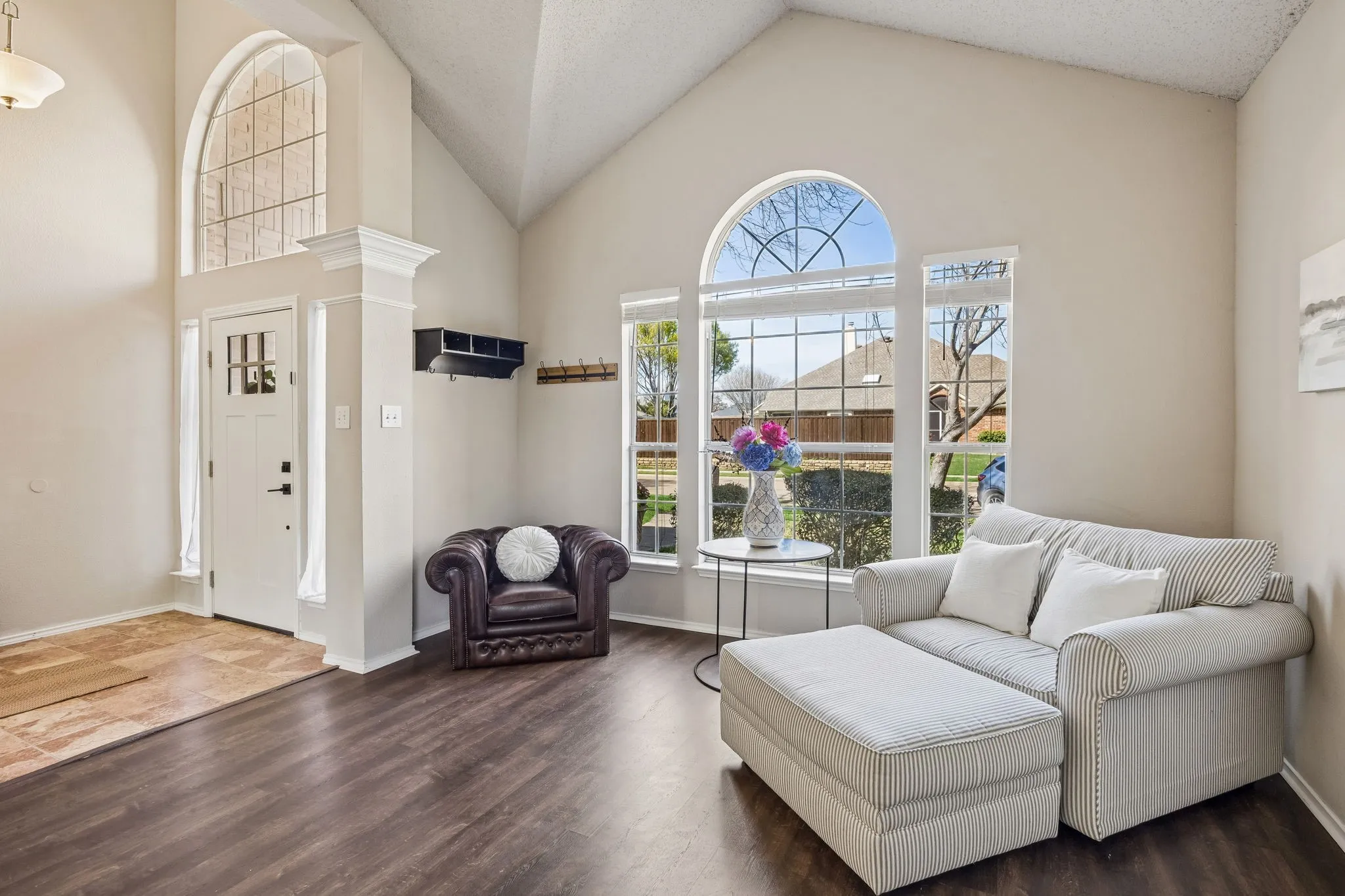 Single Family Residence For Sale in Collin County , 920 Mustang Drive, Allen, Texas 75002, 4 Bedroom, 3 Bathroom, 2 Garage spaces, 2,800 Sqft, built in 1994, mls#21304435, Real Estate Agent in Allen, Homes For Sale in Collin county, Homes For Sale in Allen, Realtor in Allen Texas, Real Estate Brokerage Independent Realty Texas, Luminita Cordes Realtor