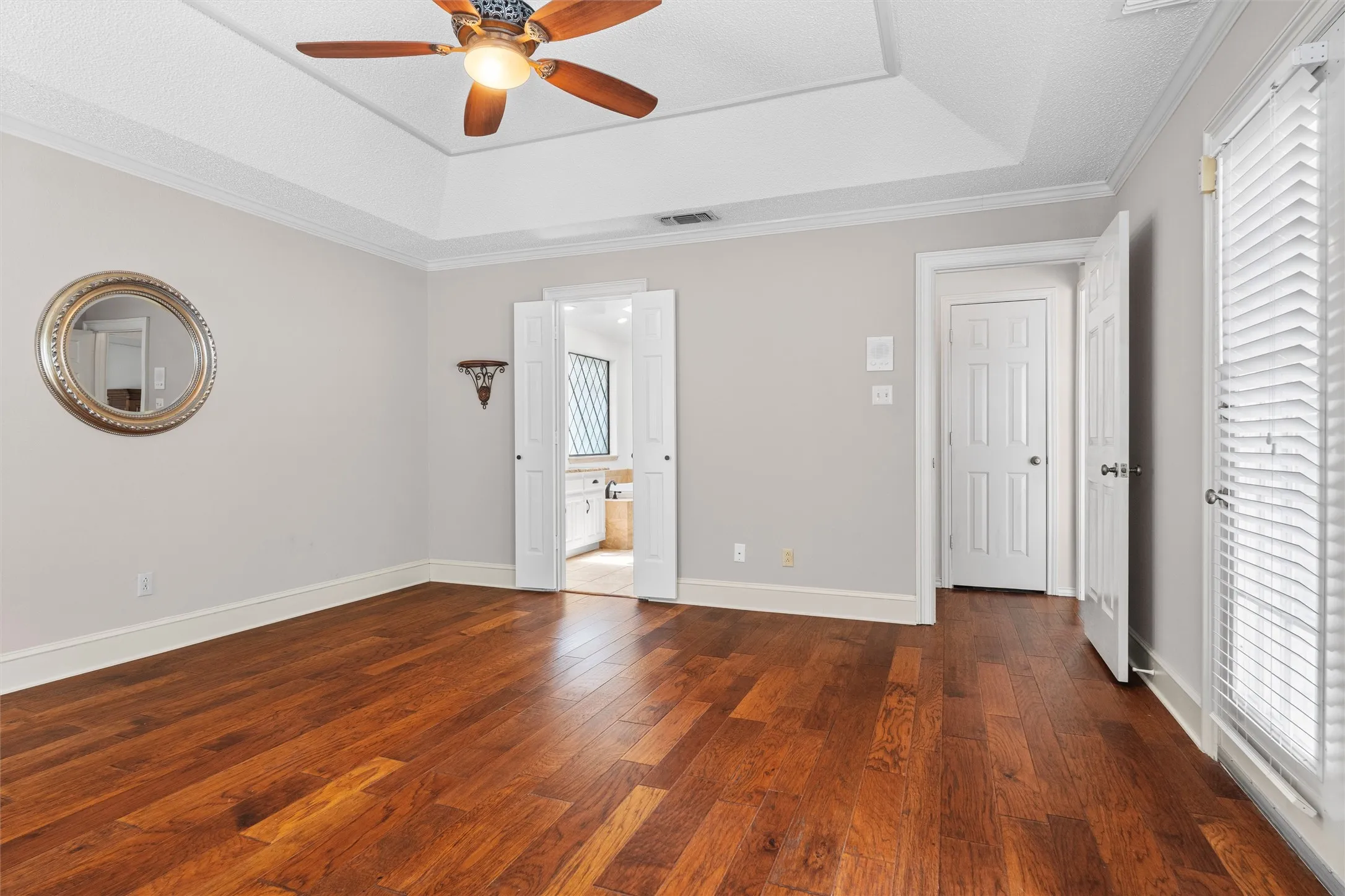 Single Family Residence For Sale in Tarrant County , 4203 Oak Springs Drive, Arlington, Texas 76016, 4 Bedroom, 4 Bathroom, 2 Garage spaces, 2,820 Sqft, built in 1985, mls#21305835, Real Estate Agent in Arlington, Homes For Sale in Tarrant county, Homes For Sale in Arlington, Realtor in Arlington Texas, Real Estate Brokerage Independent Realty Texas, Luminita Cordes Realtor