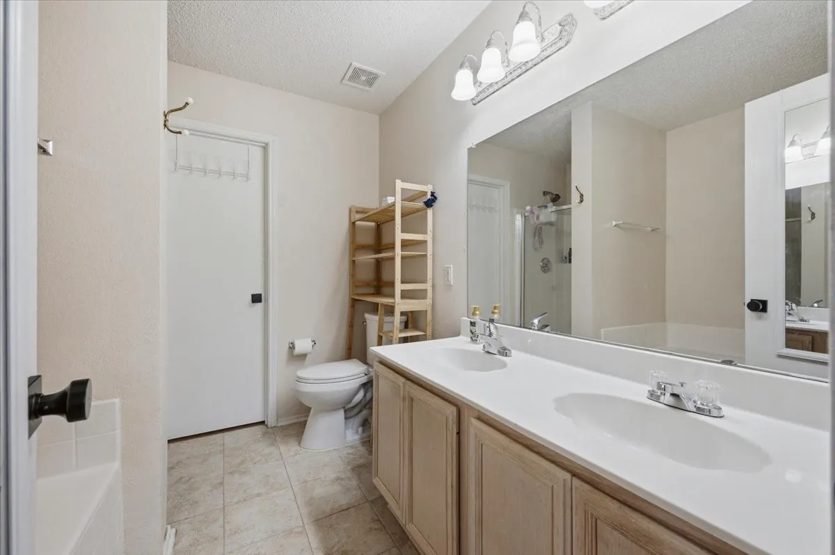 Single Family Residence For Sale in Rockwall County , 1419 Madison Drive, Rockwall, Texas 75032, 5 Bedroom, 3 Bathroom, 2 Garage spaces, 2,818 Sqft, built in 1999, mls#21306784, Real Estate Agent in Rockwall, Homes For Sale in Rockwall county, Homes For Sale in Rockwall, Realtor in Rockwall Texas, Real Estate Brokerage Independent Realty Texas, Luminita Cordes Realtor