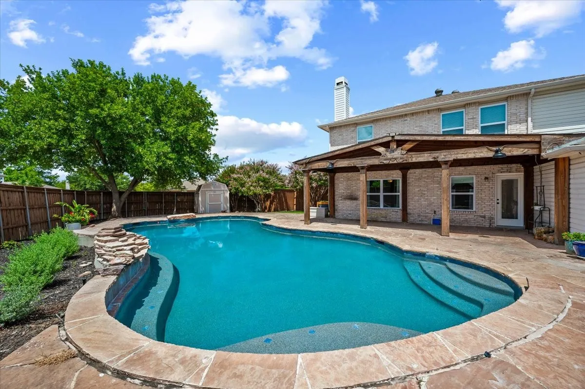 Single Family Residence For Sale in Rockwall County , 1419 Madison Drive, Rockwall, Texas 75032, 5 Bedroom, 3 Bathroom, 2 Garage spaces, 2,818 Sqft, built in 1999, mls#21306784, Real Estate Agent in Rockwall, Homes For Sale in Rockwall county, Homes For Sale in Rockwall, Realtor in Rockwall Texas, Real Estate Brokerage Independent Realty Texas, Luminita Cordes Realtor